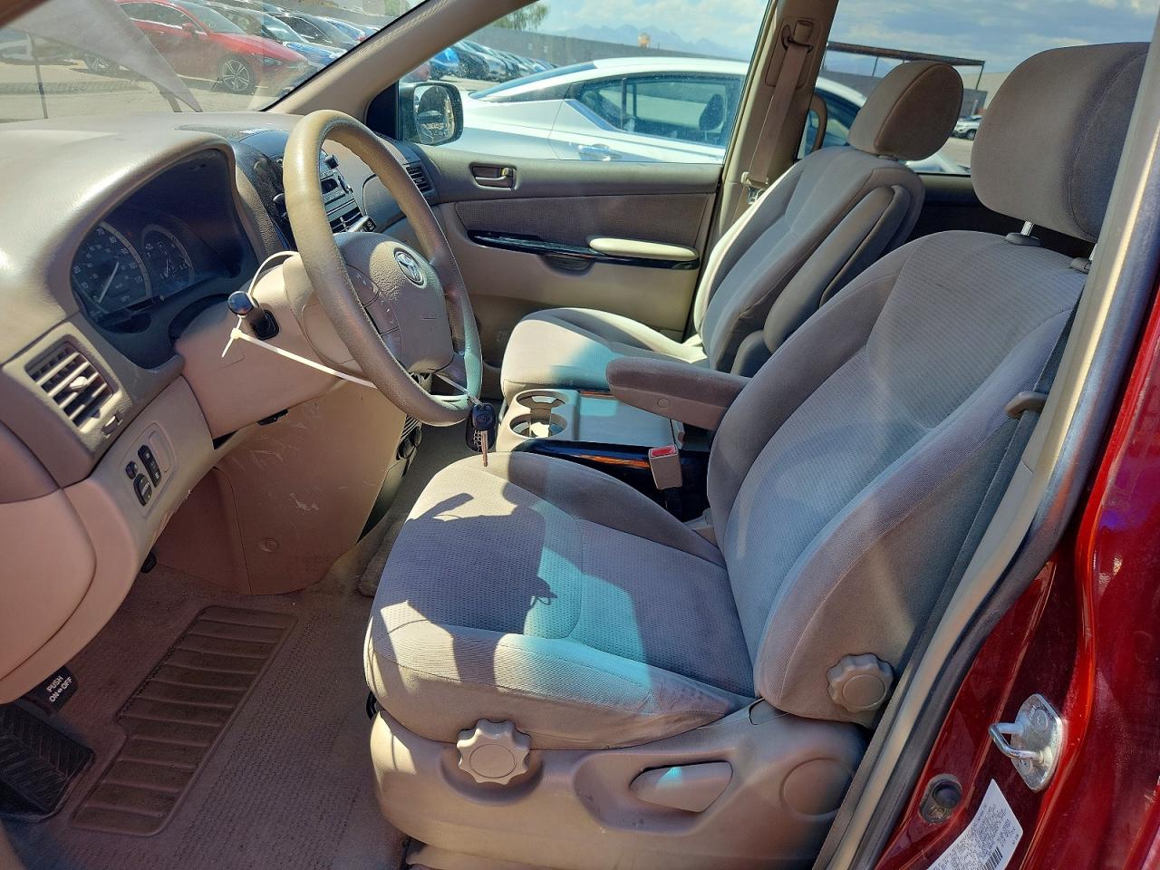 2004 Toyota Sienna Le 8 Passenger Бордовый vin: 5TDZA23C34S209001