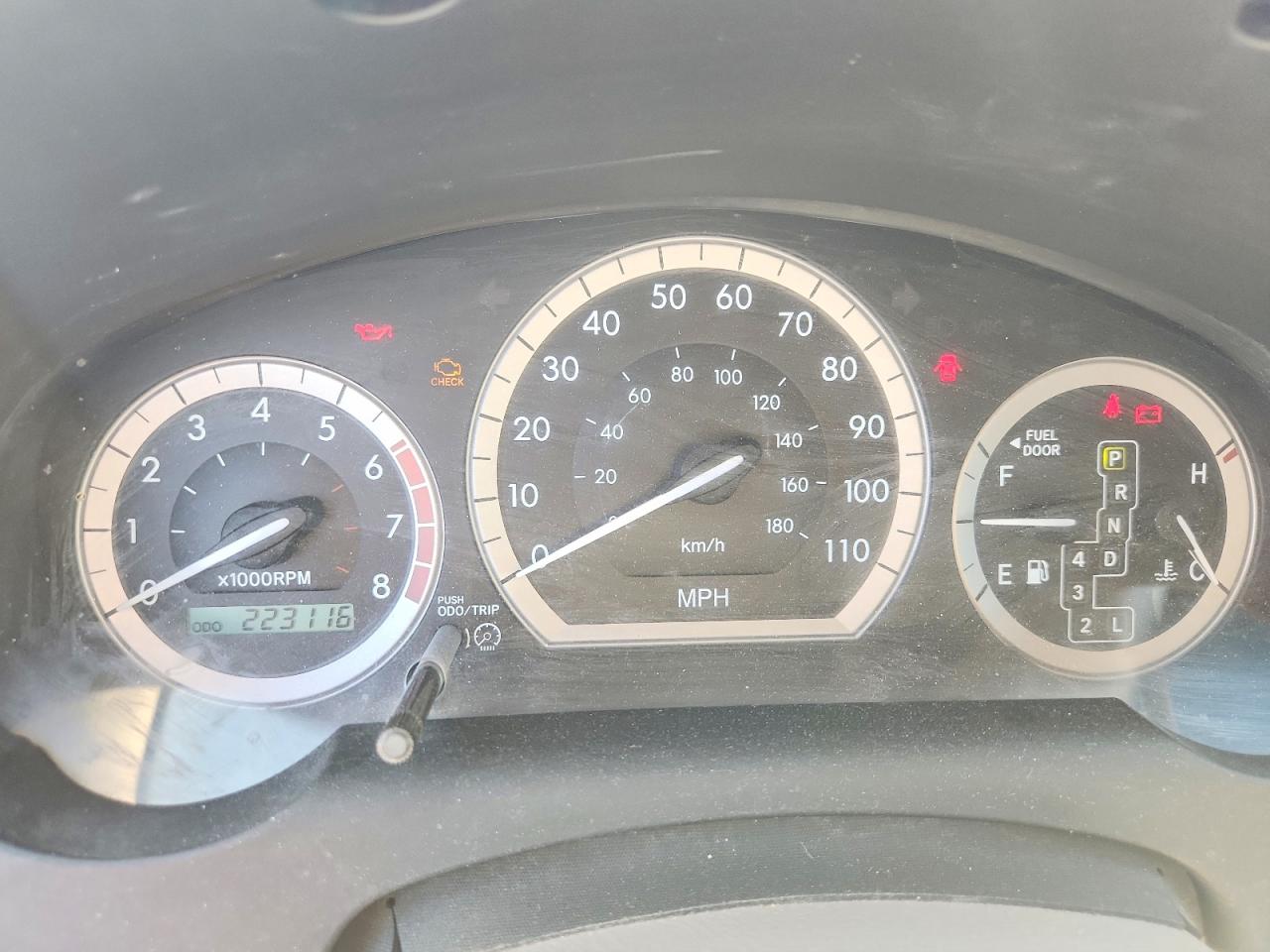 2004 Toyota Sienna Le 8 Passenger Бордовый vin: 5TDZA23C34S209001