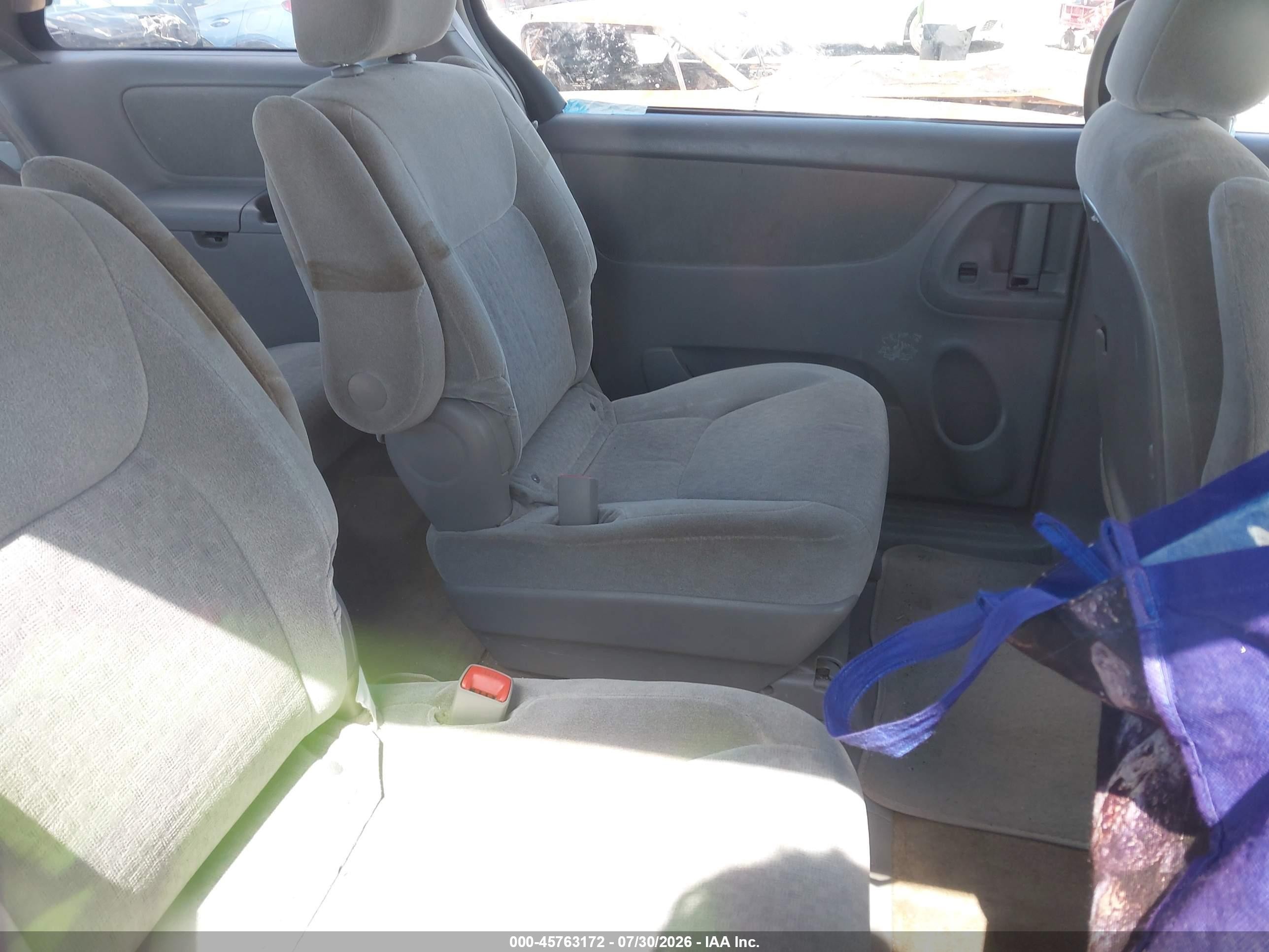2005 Toyota Sienna Ce Серебряный vin: 5TDZA23C35S251086
