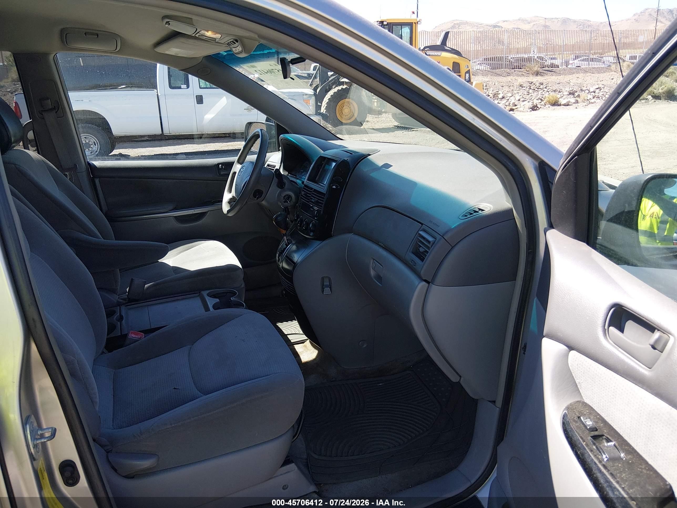 2005 Toyota Sienna Le Gray vin: 5TDZA23C35S251282
