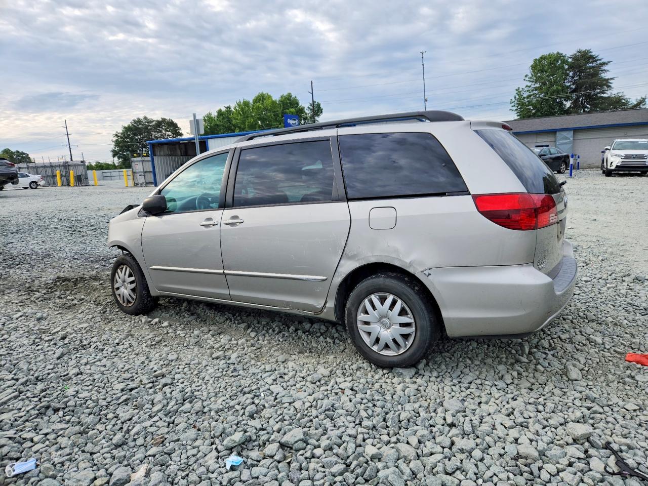 2005 Toyota Sienna Le 7 Passenger Silver vin: 5TDZA23C35S304563