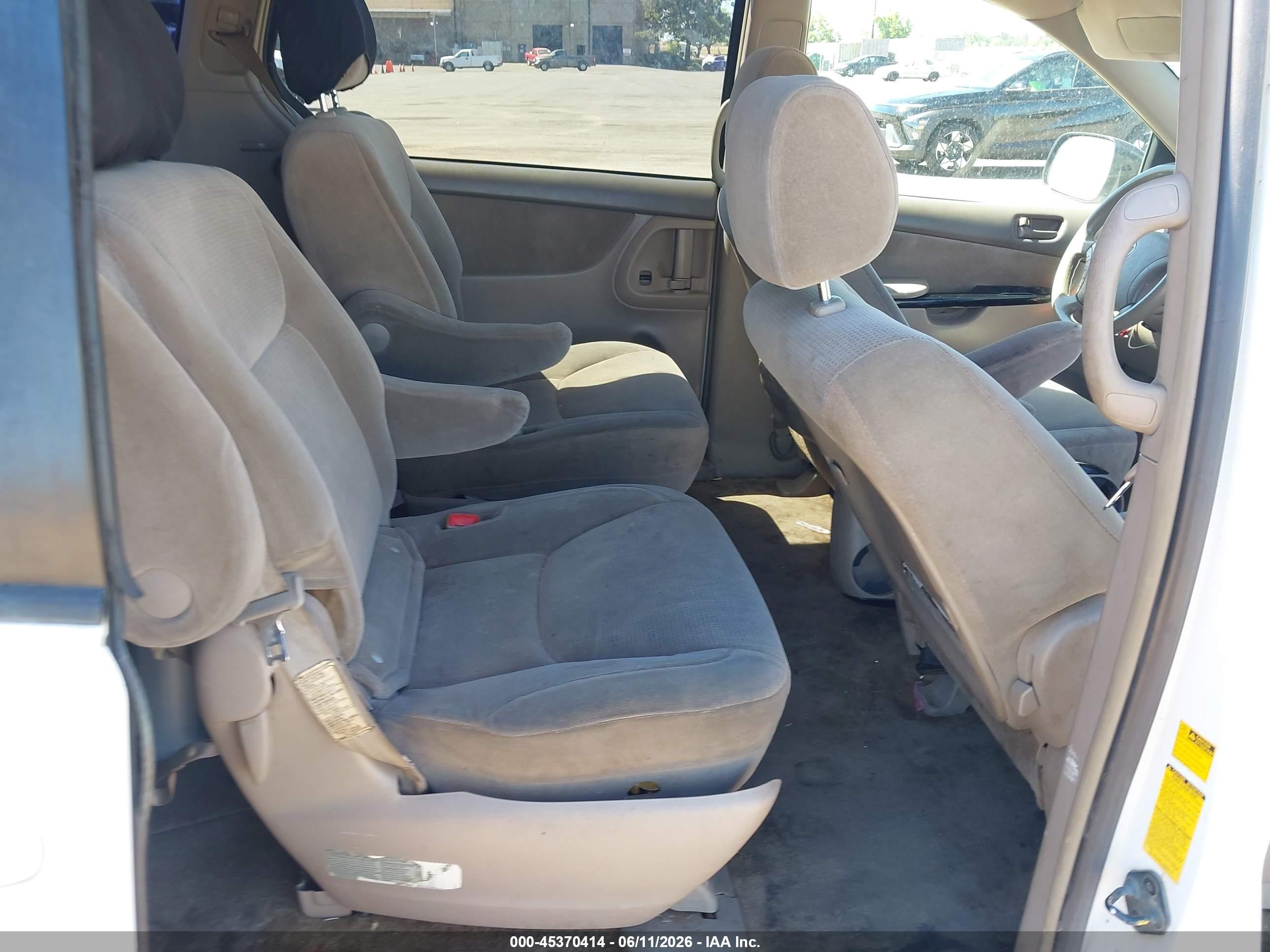2005 Toyota Sienna Le Белый vin: 5TDZA23C35S336428