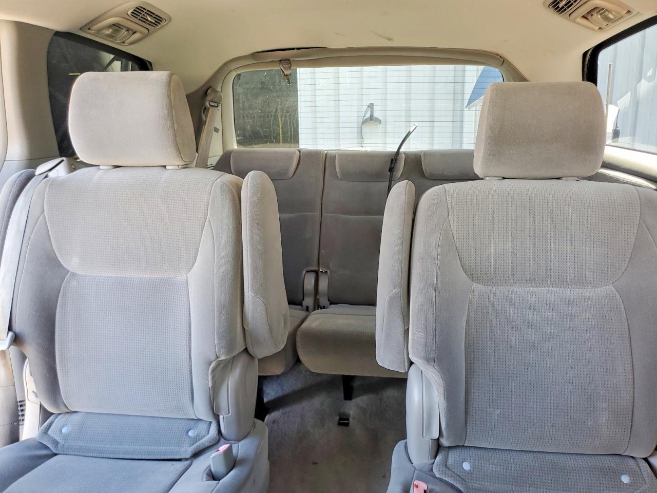 2005 Toyota Sienna Le 7 Passenger Серый vin: 5TDZA23C35S341385