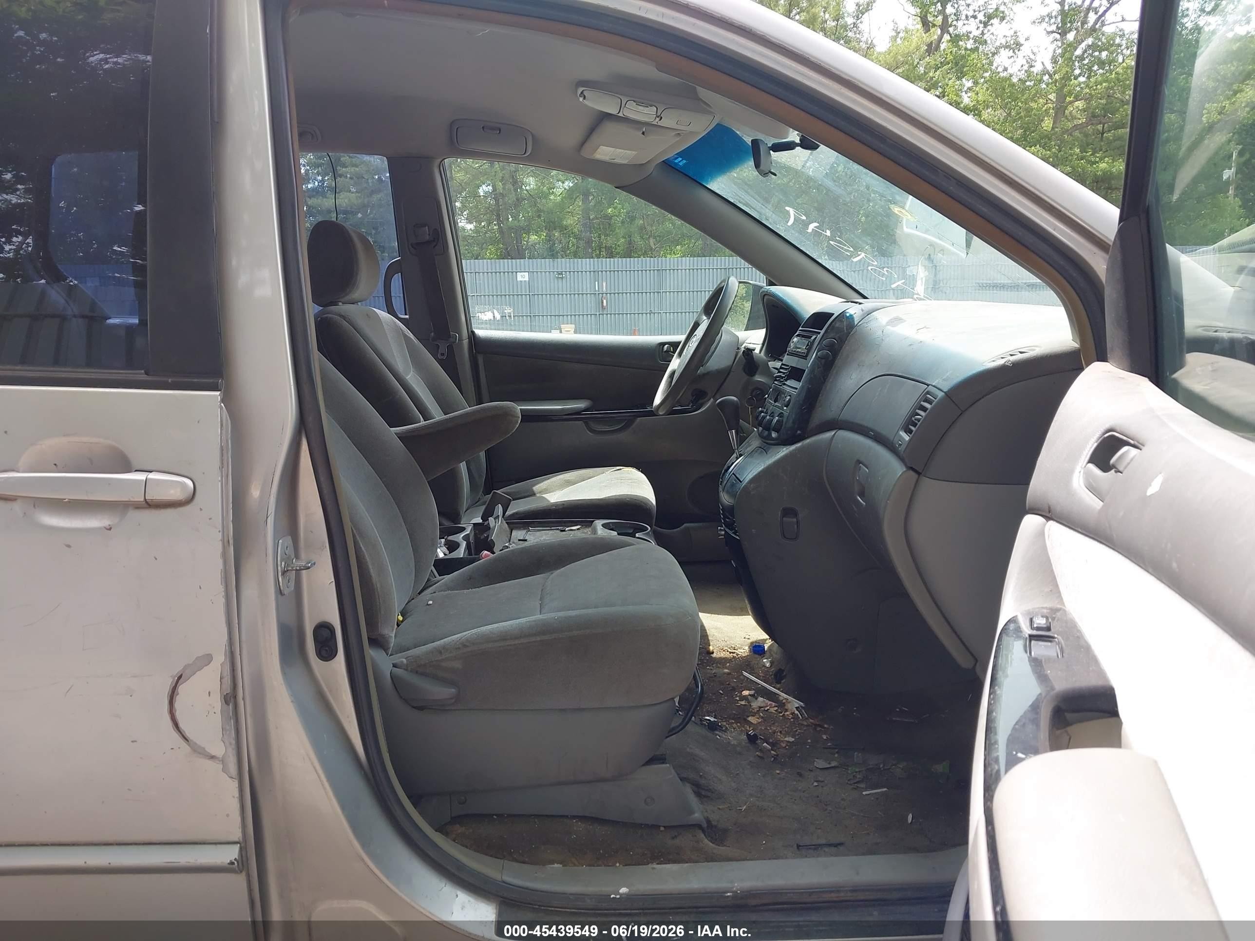 2005 Toyota Sienna Ce Beige vin: 5TDZA23C35S347235