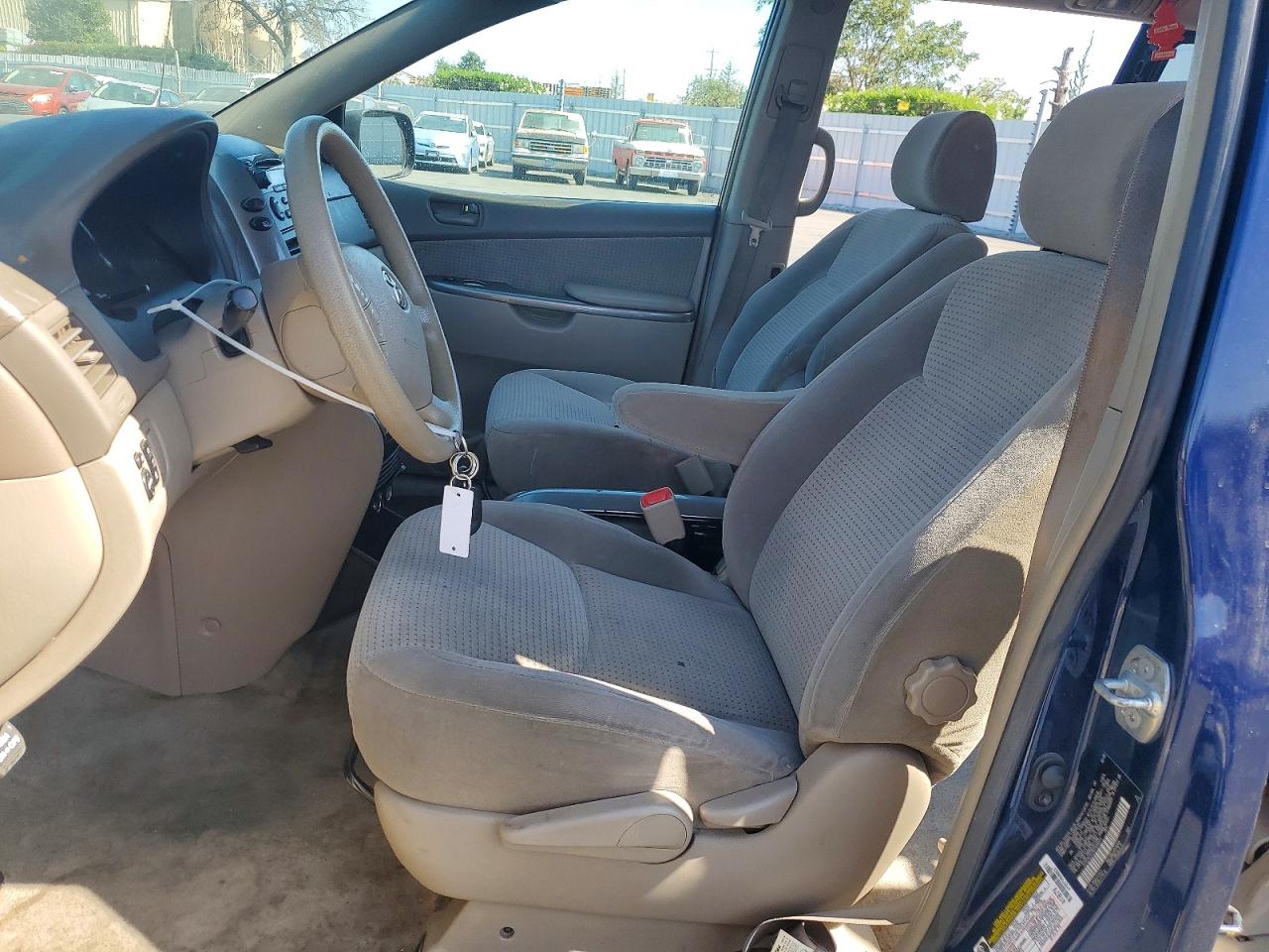 2006 Toyota Sienna Le 7 Passenger Синий vin: 5TDZA23C36S409931