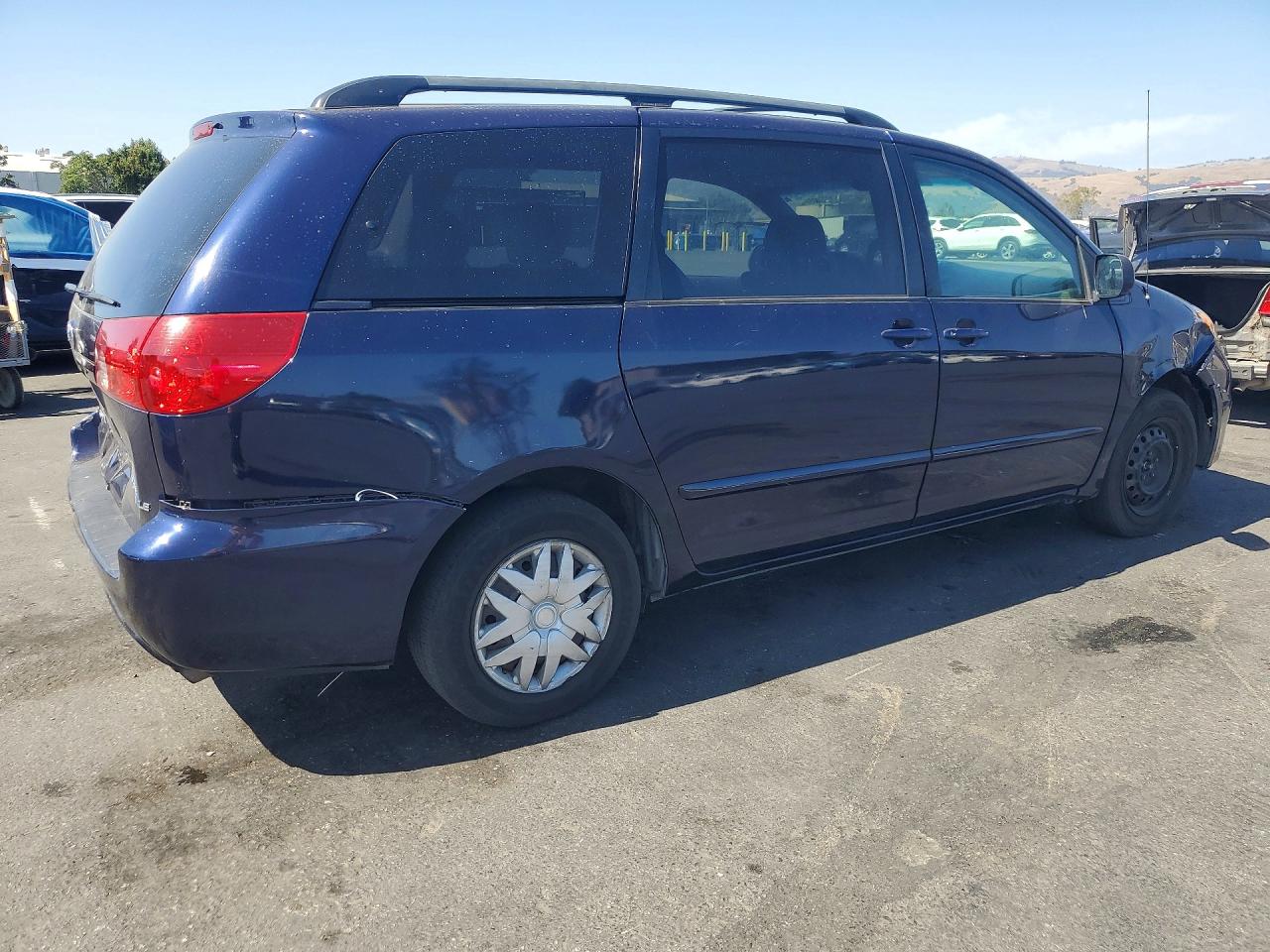 2006 Toyota Sienna Le 7 Passenger Синий vin: 5TDZA23C36S409931