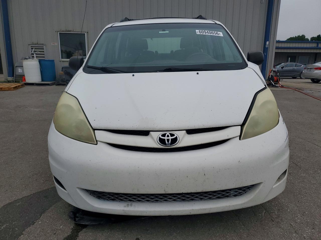 2006 Toyota Sienna Ce 7 Passenger Белый vin: 5TDZA23C36S442413