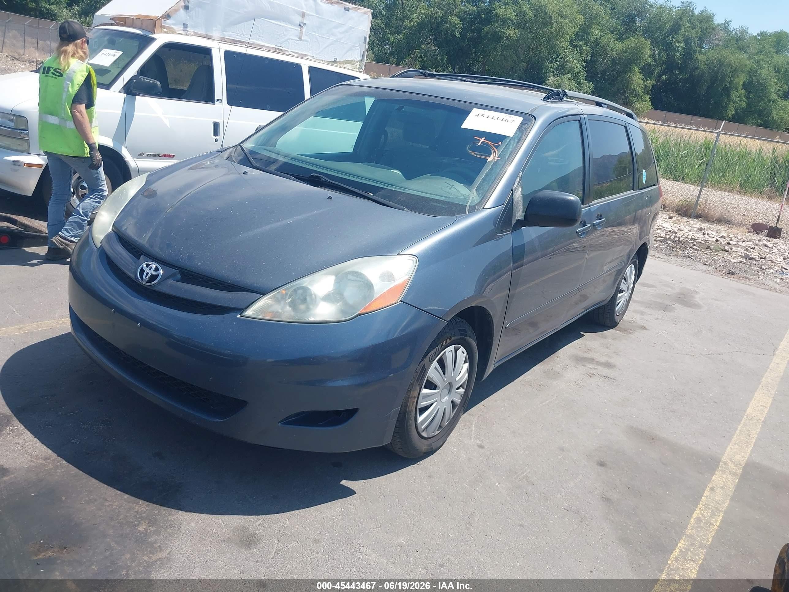 2006 Toyota Sienna Le Blue vin: 5TDZA23C36S462273