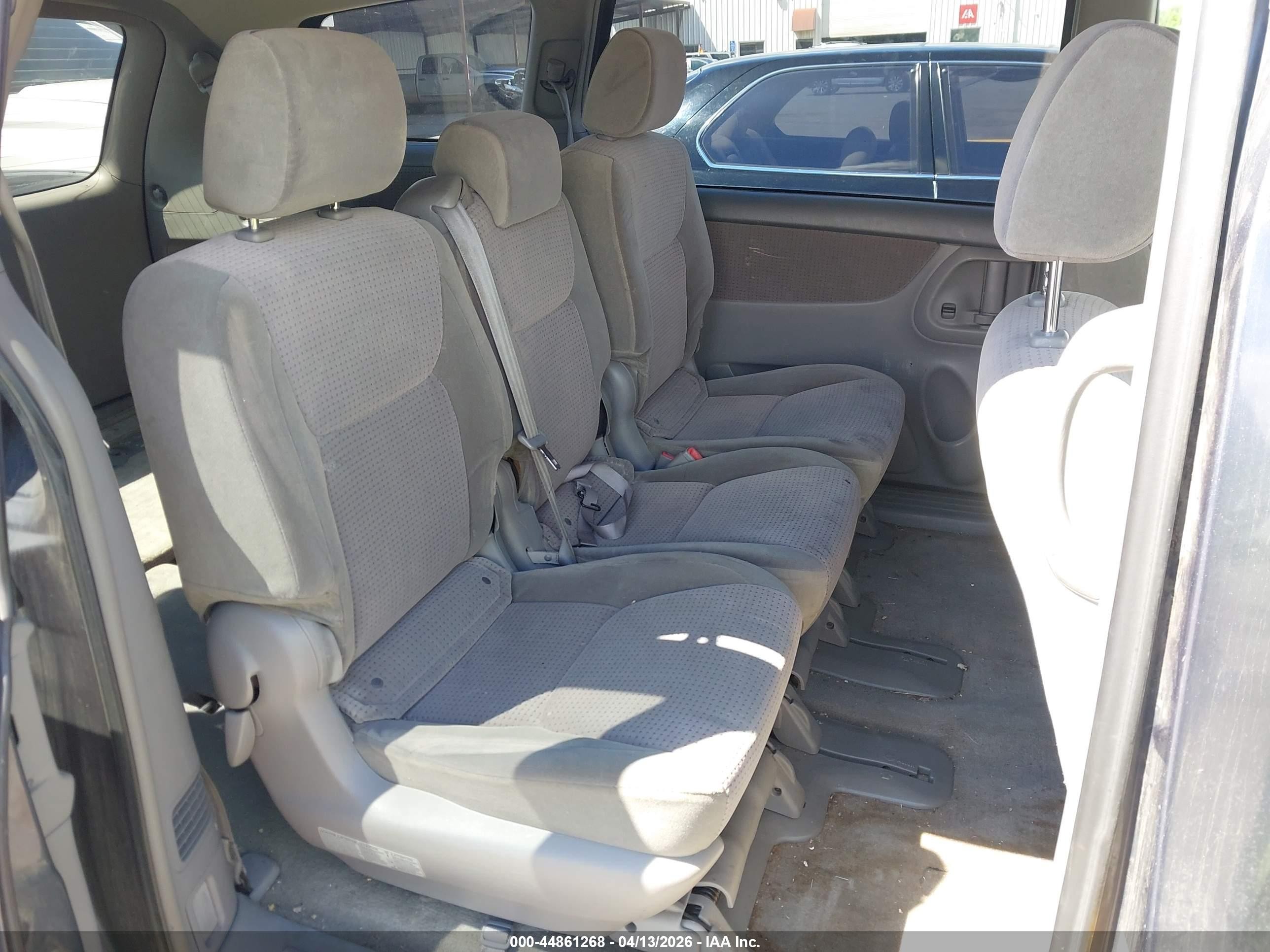 2006 Toyota Sienna Le Gray vin: 5TDZA23C36S485469