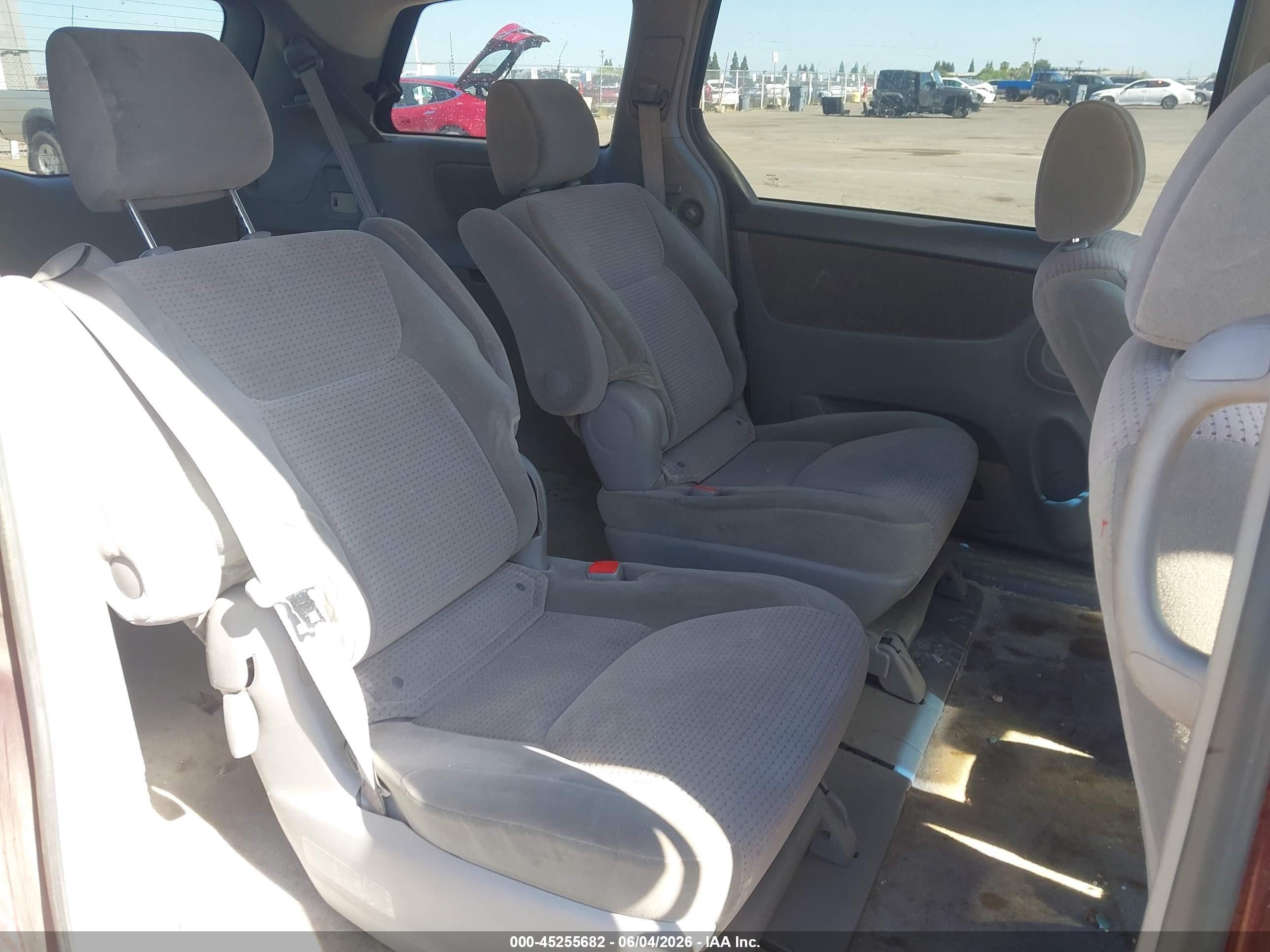 2006 Toyota Sienna Le Красный vin: 5TDZA23C36S491417