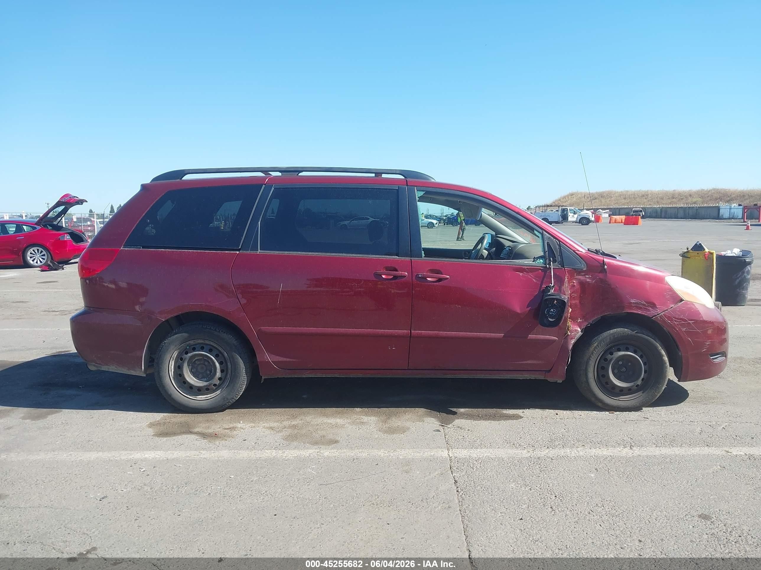2006 Toyota Sienna Le Красный vin: 5TDZA23C36S491417