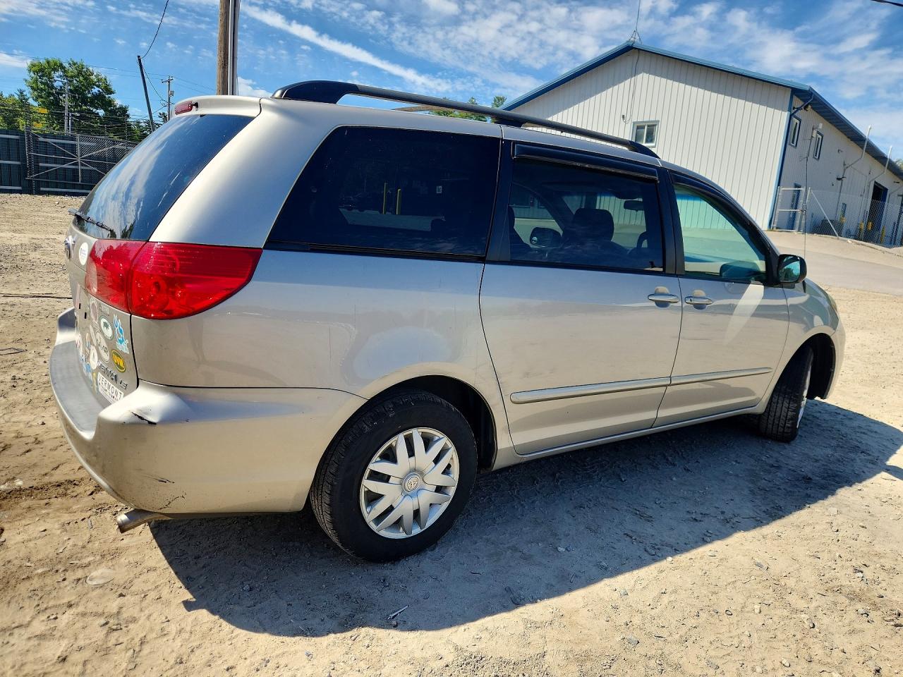 2006 Toyota Sienna Le 7 Passenger Silver vin: 5TDZA23C36S514517