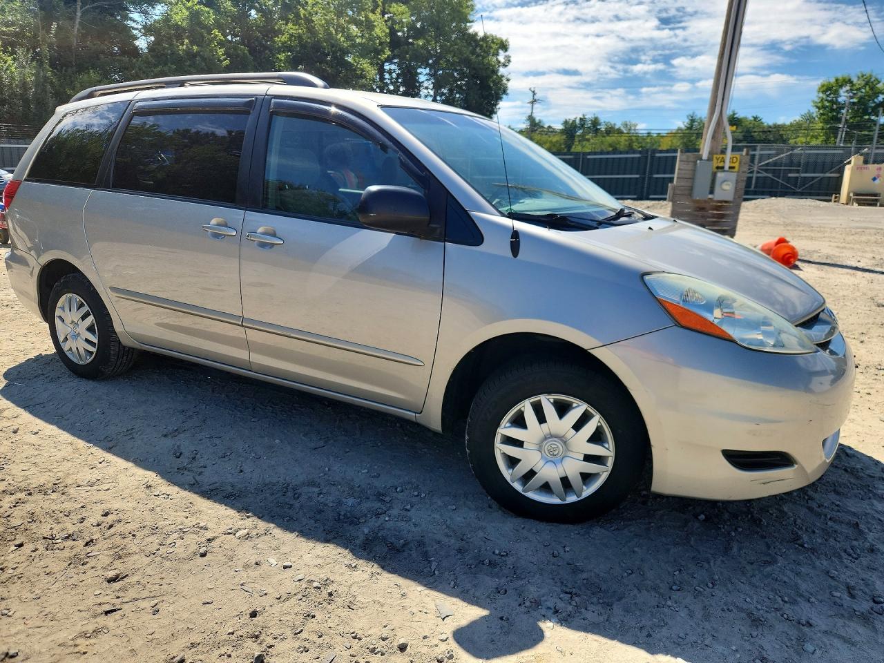 2006 Toyota Sienna Le 7 Passenger Silver vin: 5TDZA23C36S514517