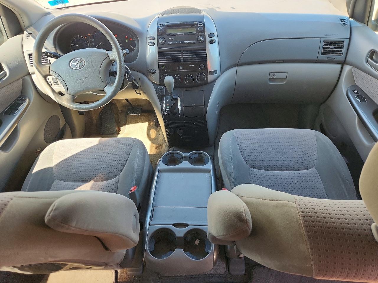 2006 Toyota Sienna Le 7 Passenger Silver vin: 5TDZA23C36S514517