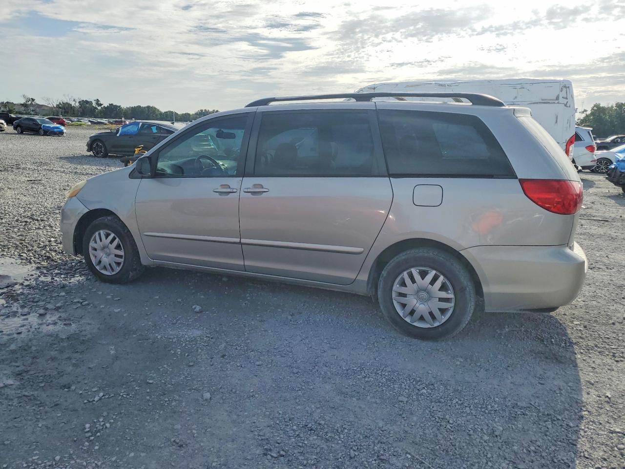 2006 Toyota Sienna Ce 7 Passenger Silver vin: 5TDZA23C36S537358