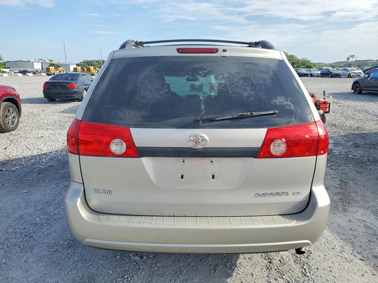2006 Toyota Sienna Ce 7 Passenger Silver vin: 5TDZA23C36S537358