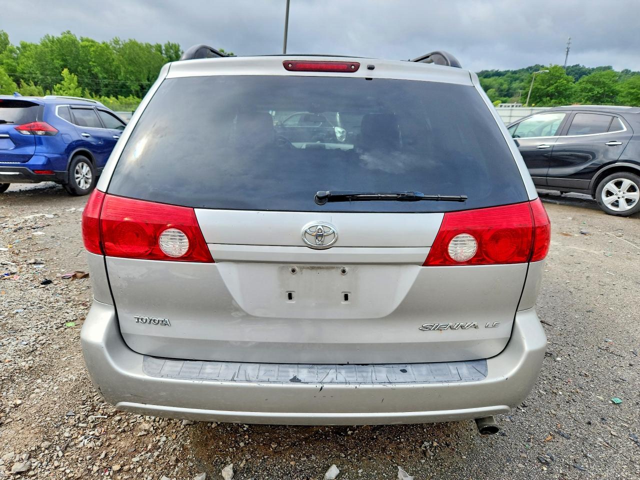 2006 Toyota Sienna Le 7 Passenger Silver vin: 5TDZA23C36S550188