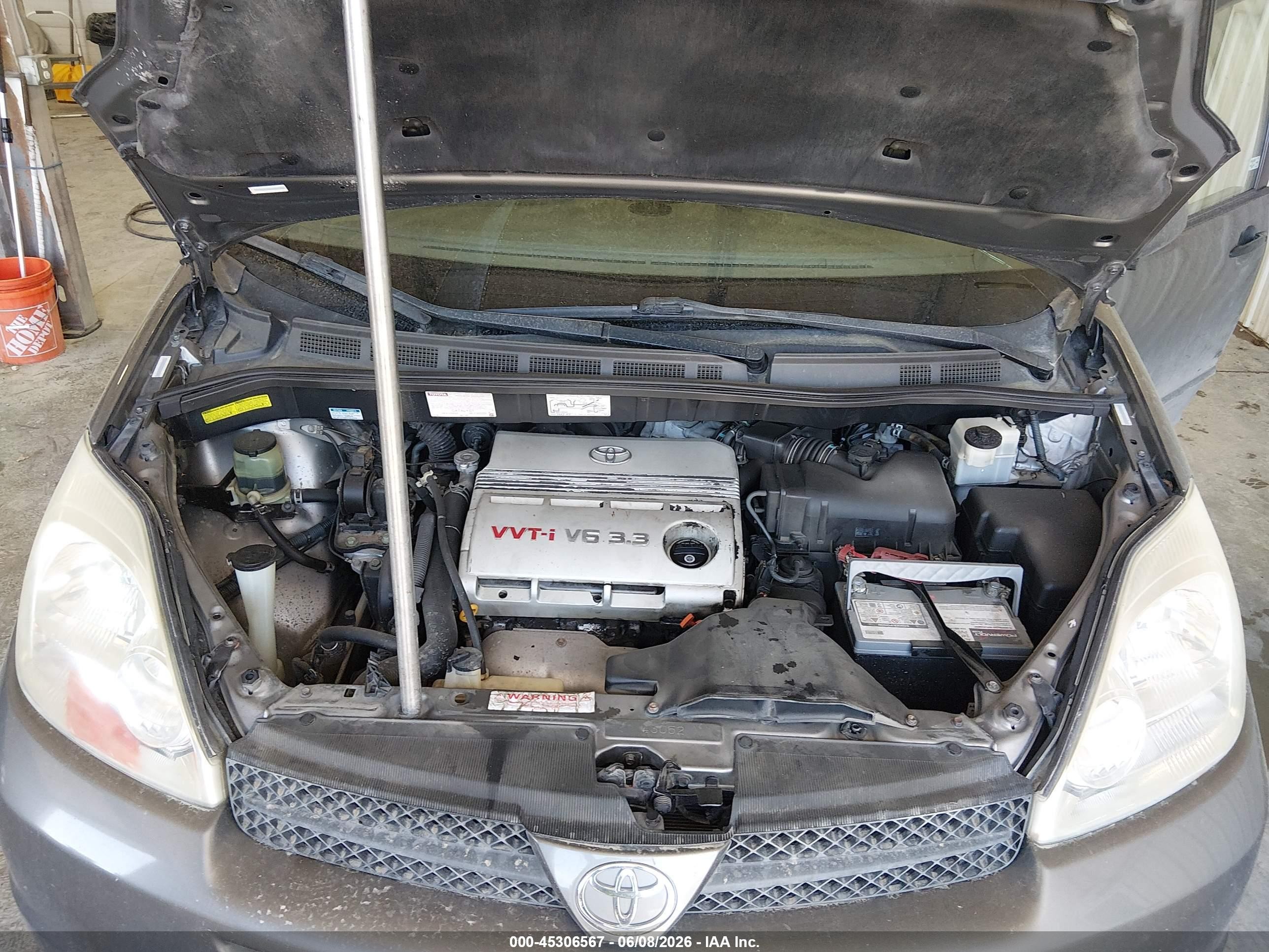 2004 Toyota Sienna Le Серый vin: 5TDZA23C44S000110