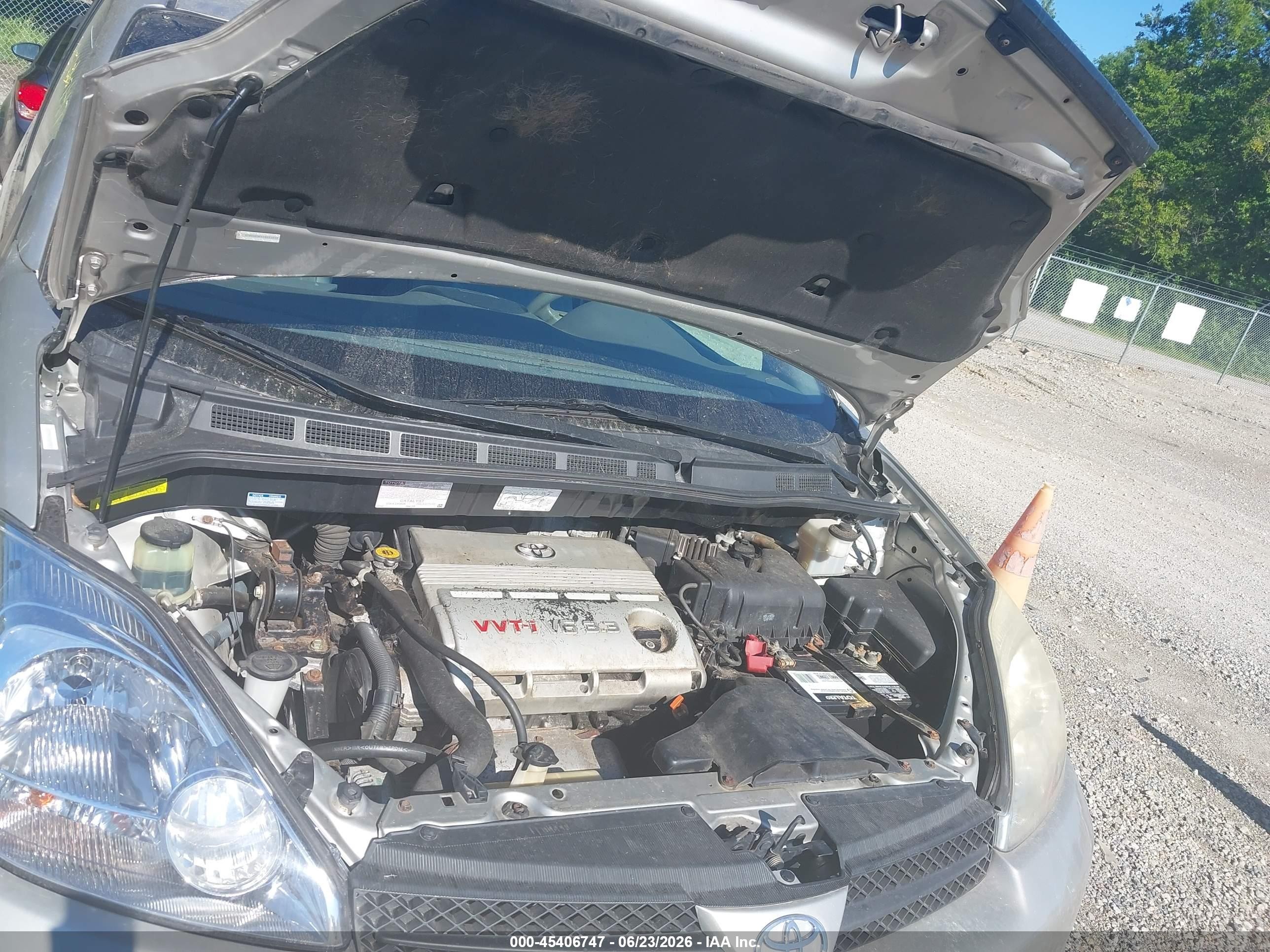 2004 Toyota Sienna Le Silver vin: 5TDZA23C44S011219