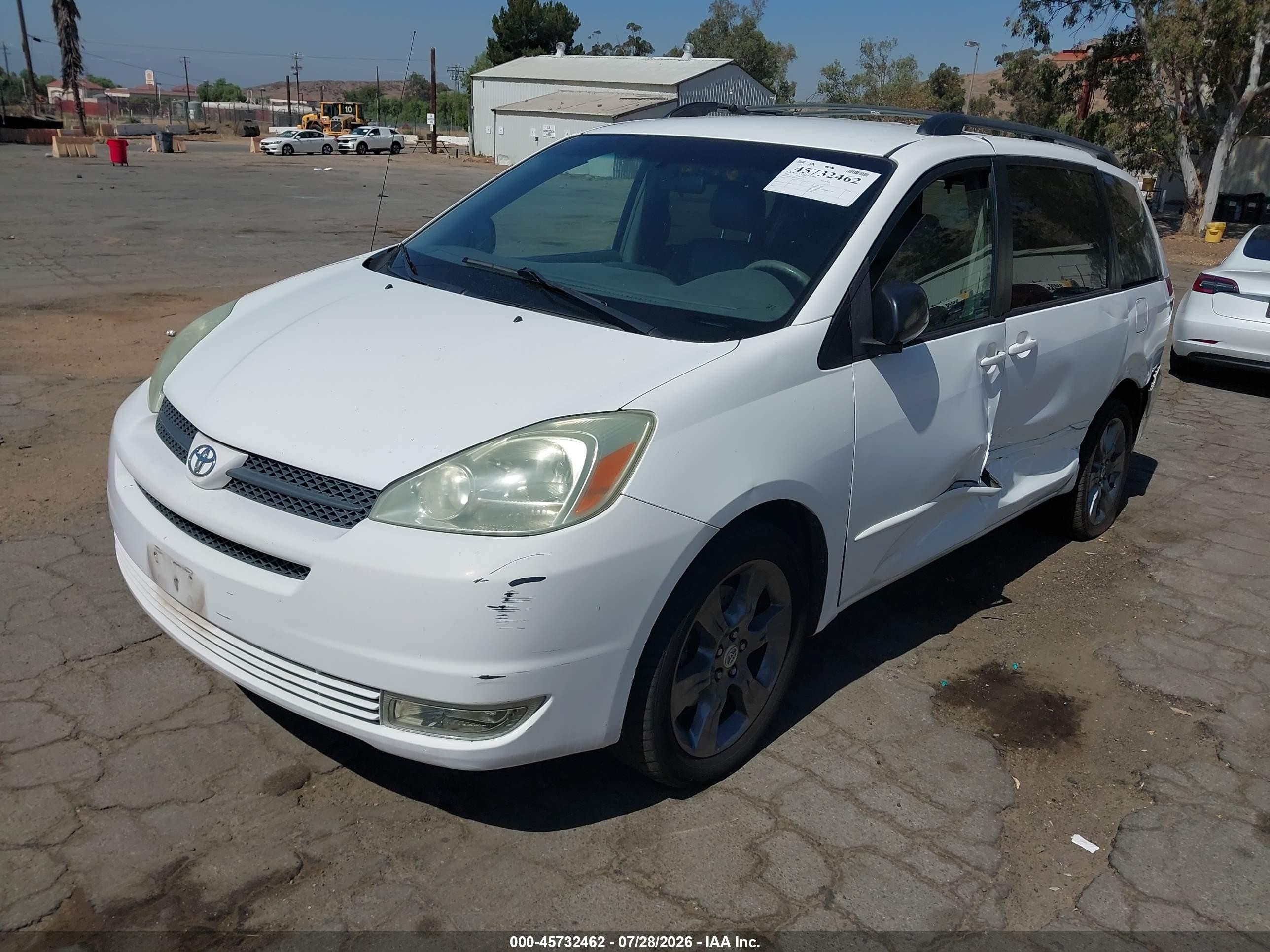 2004 Toyota Sienna Le White vin: 5TDZA23C44S014623