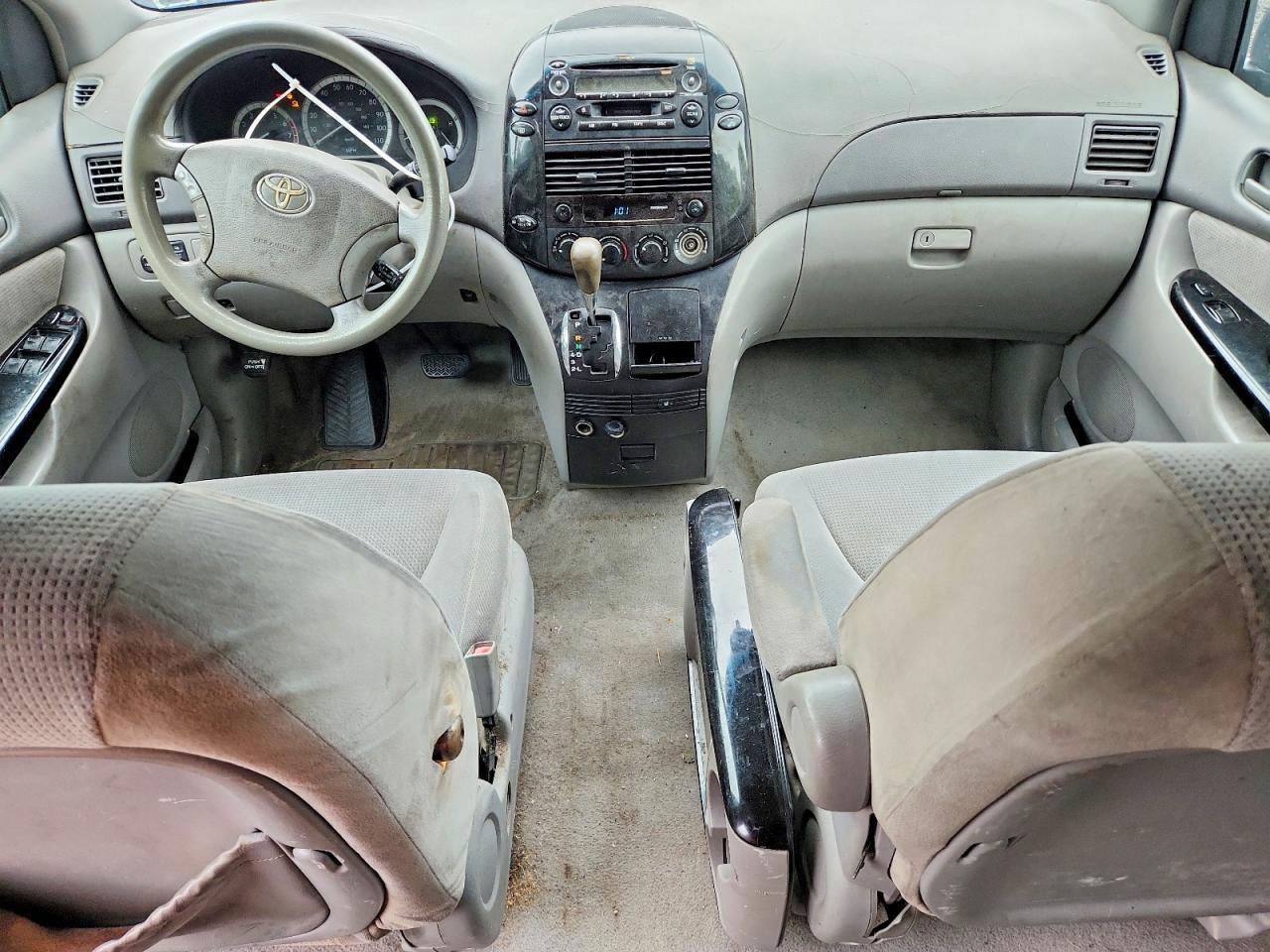 2004 Toyota Sienna Le 7 Passenger Синий vin: 5TDZA23C44S033947