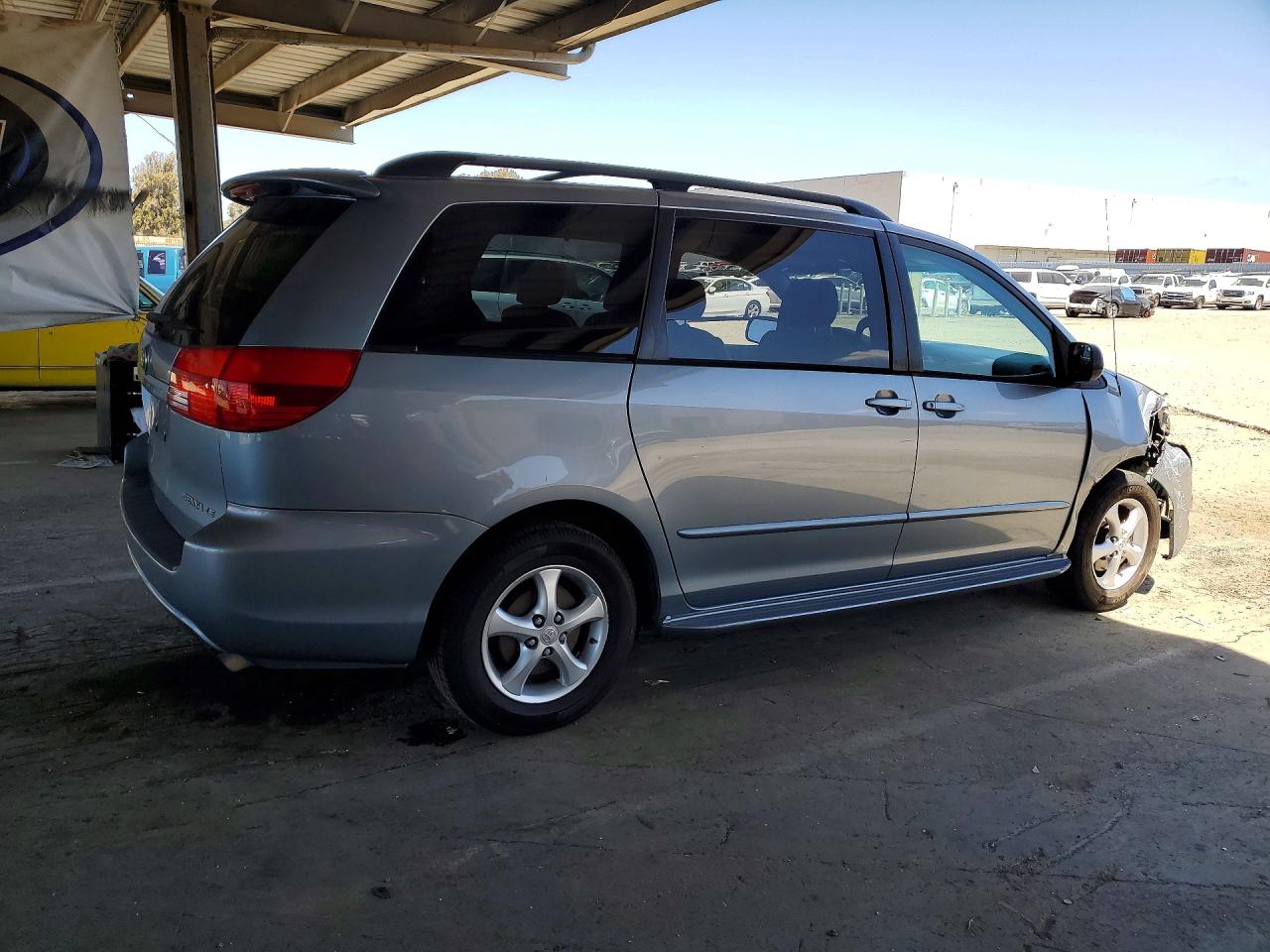 2004 Toyota Sienna Le 7 Passenger Silver vin: 5TDZA23C44S053776