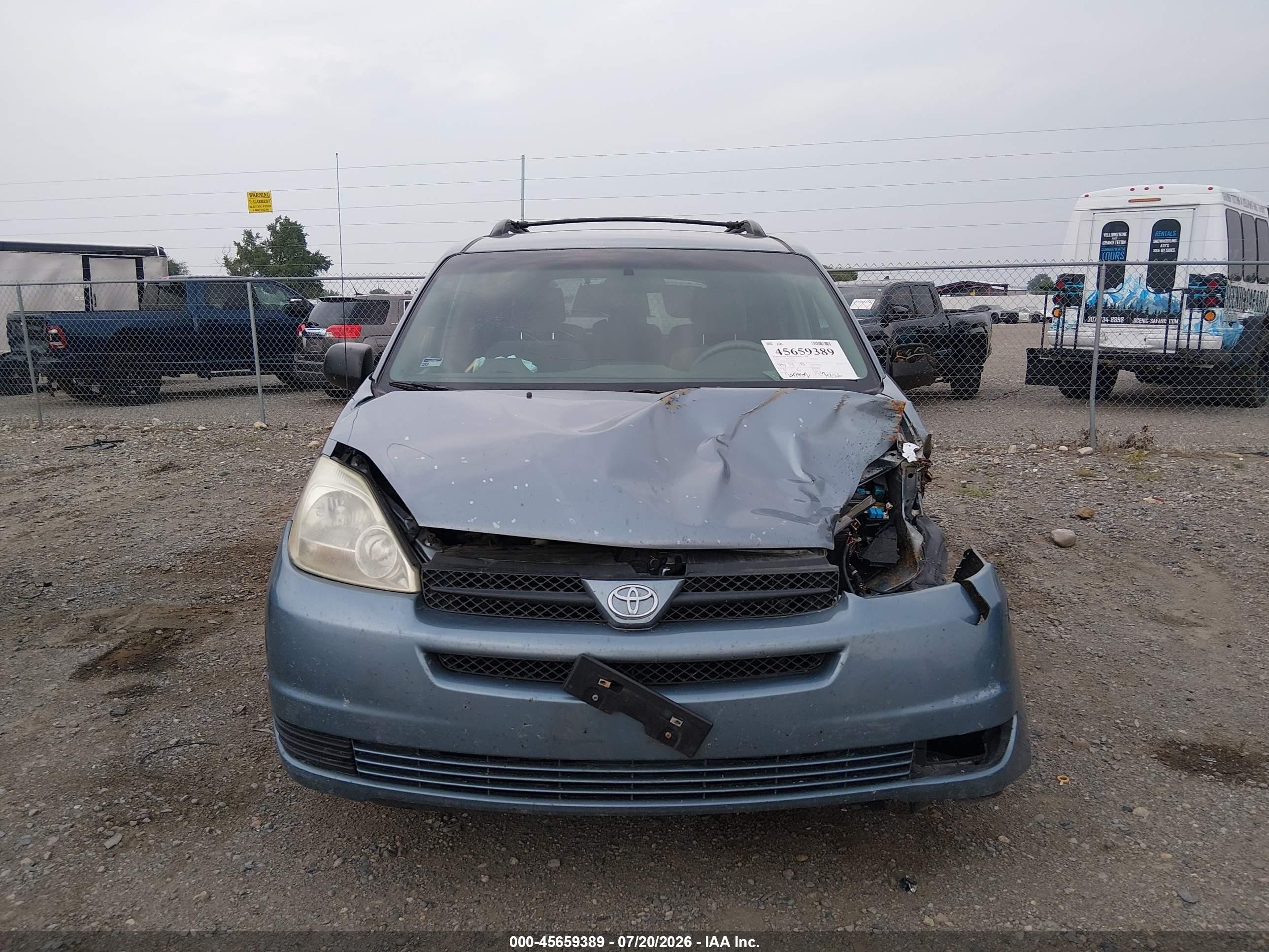 2004 Toyota Sienna Le Light Blue vin: 5TDZA23C44S058623
