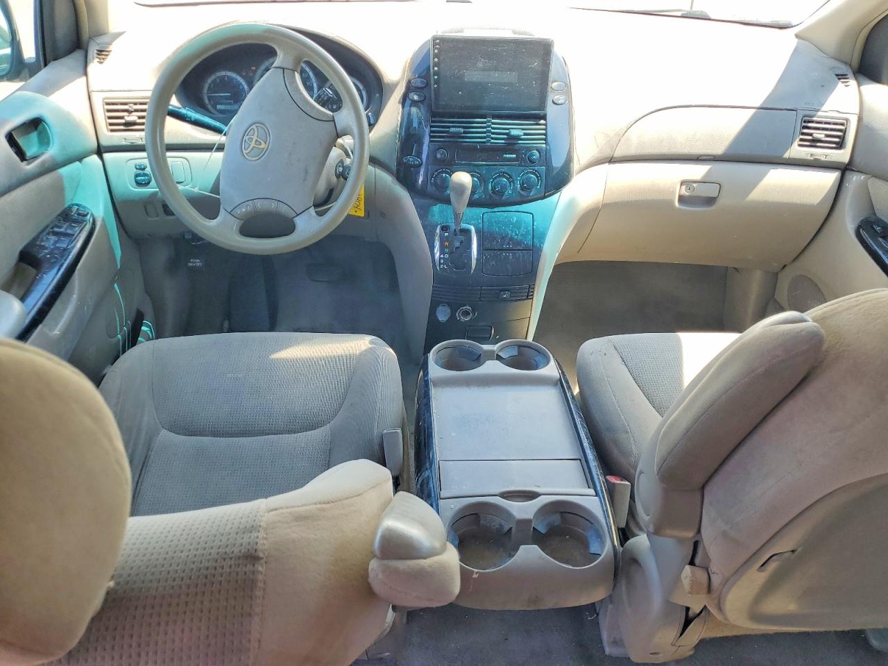 2004 Toyota Sienna Le 8 Passenger Белый vin: 5TDZA23C44S072232