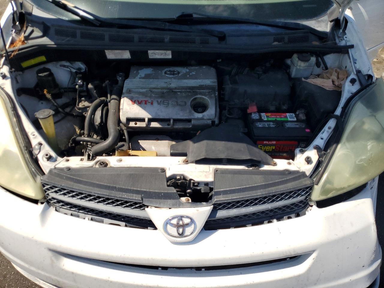 2004 Toyota Sienna Le 8 Passenger Белый vin: 5TDZA23C44S072232
