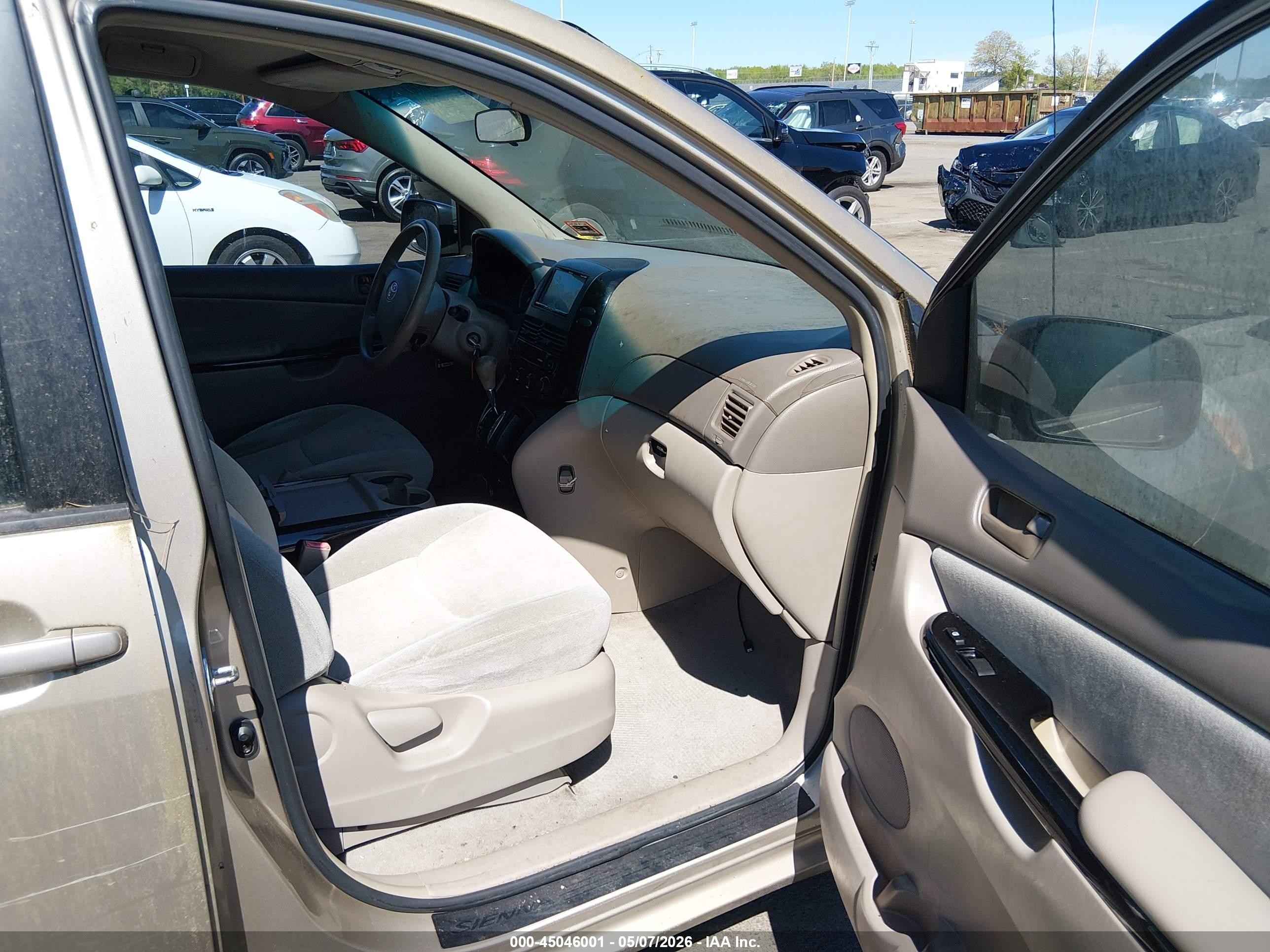 2004 Toyota Sienna Ce Gold vin: 5TDZA23C44S107982