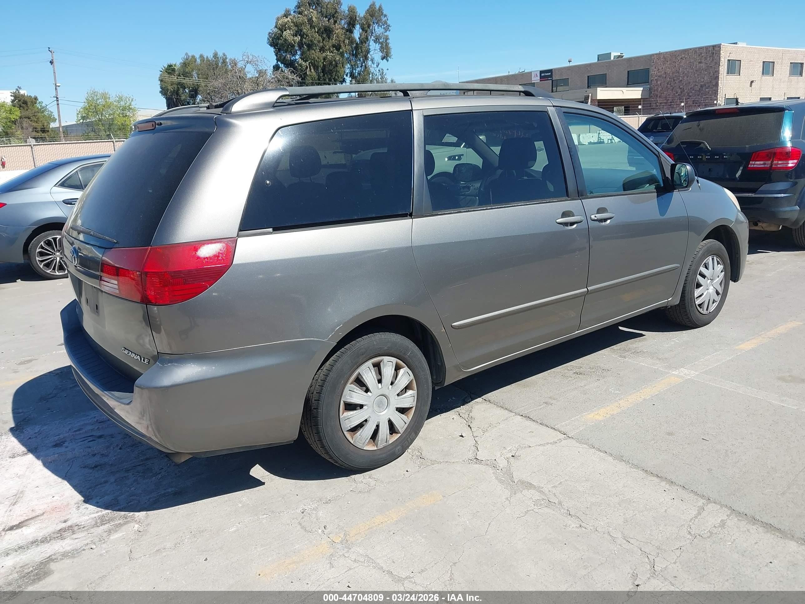 2004 Toyota Sienna Le Gray vin: 5TDZA23C44S125351