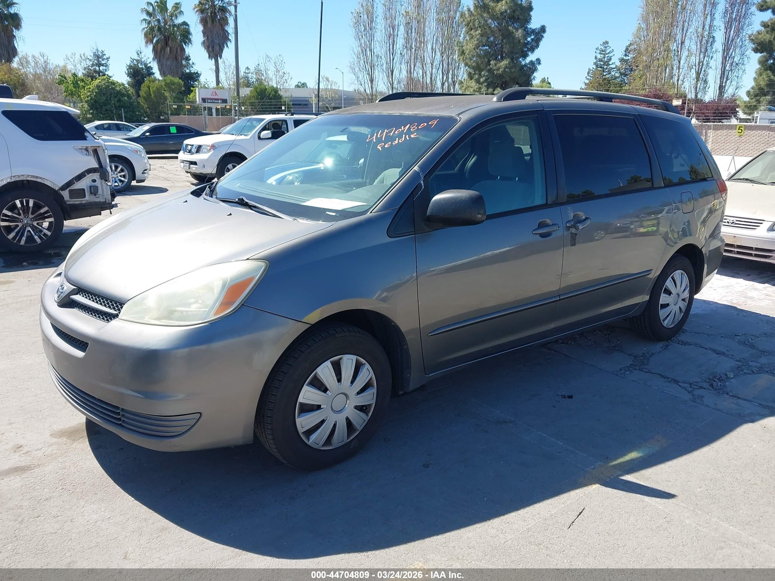 2004 Toyota Sienna Le Gray vin: 5TDZA23C44S125351