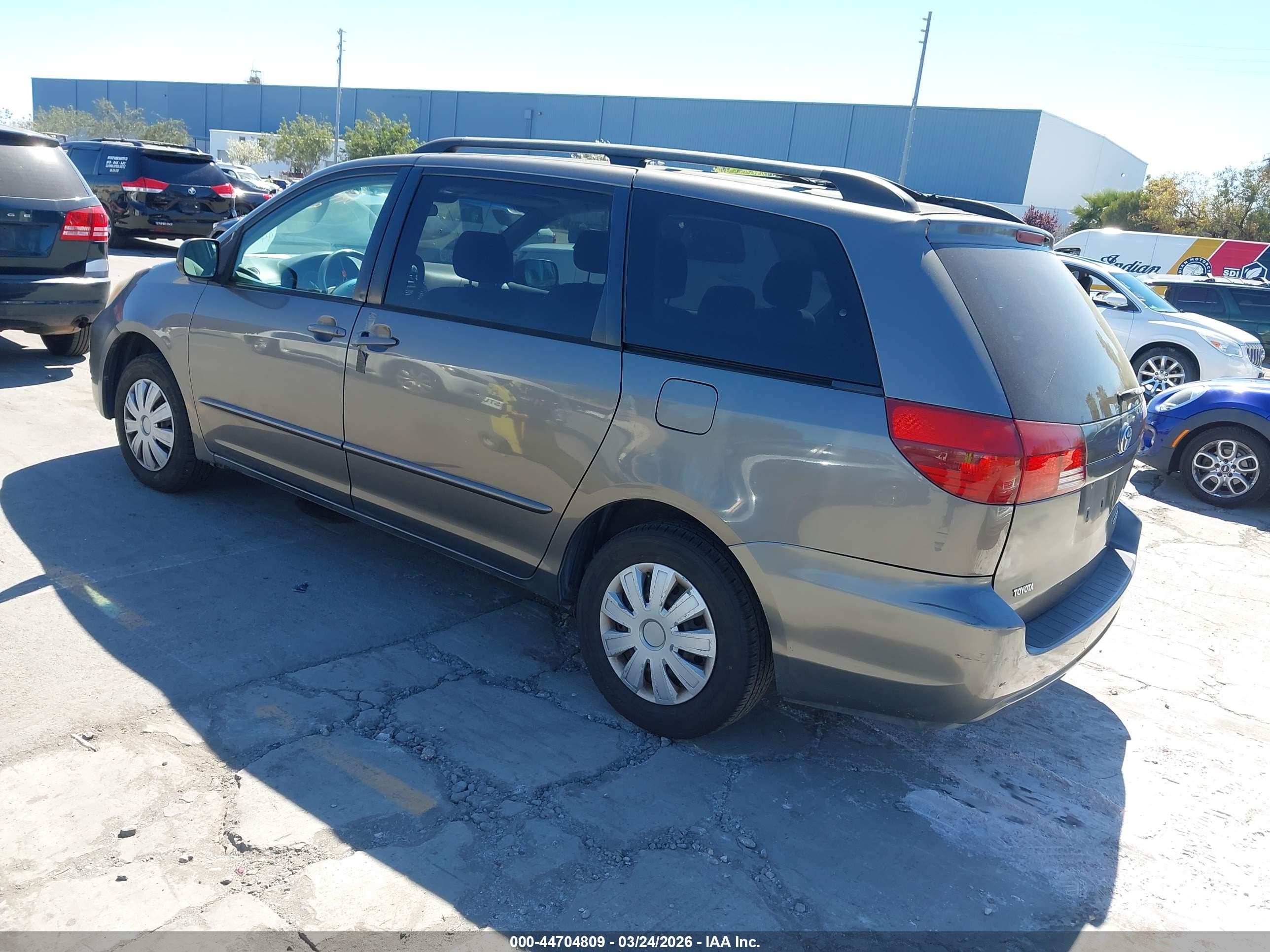 2004 Toyota Sienna Le Gray vin: 5TDZA23C44S125351