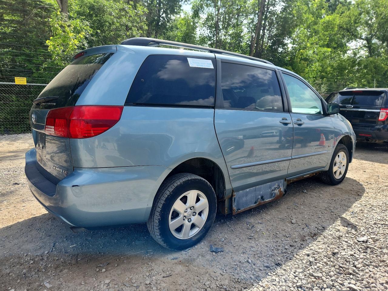 2004 Toyota Sienna Le 8 Passenger Teal vin: 5TDZA23C44S219018