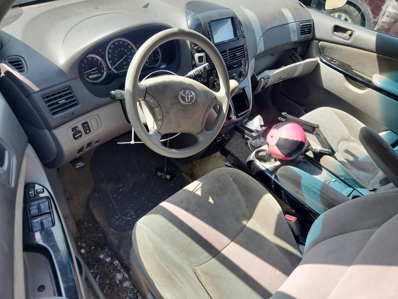 2004 Toyota Sienna Le 8 Passenger Teal vin: 5TDZA23C44S219018