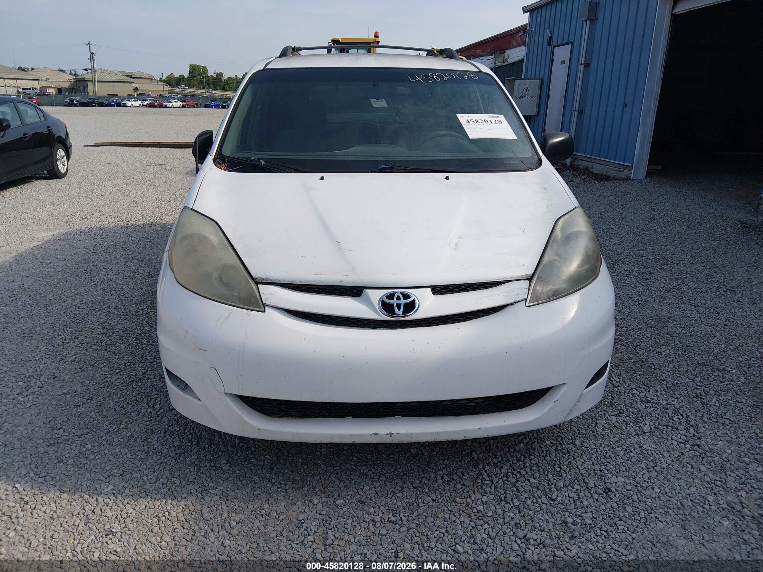 2005 Toyota Sienna Le White vin: 5TDZA23C45S223801