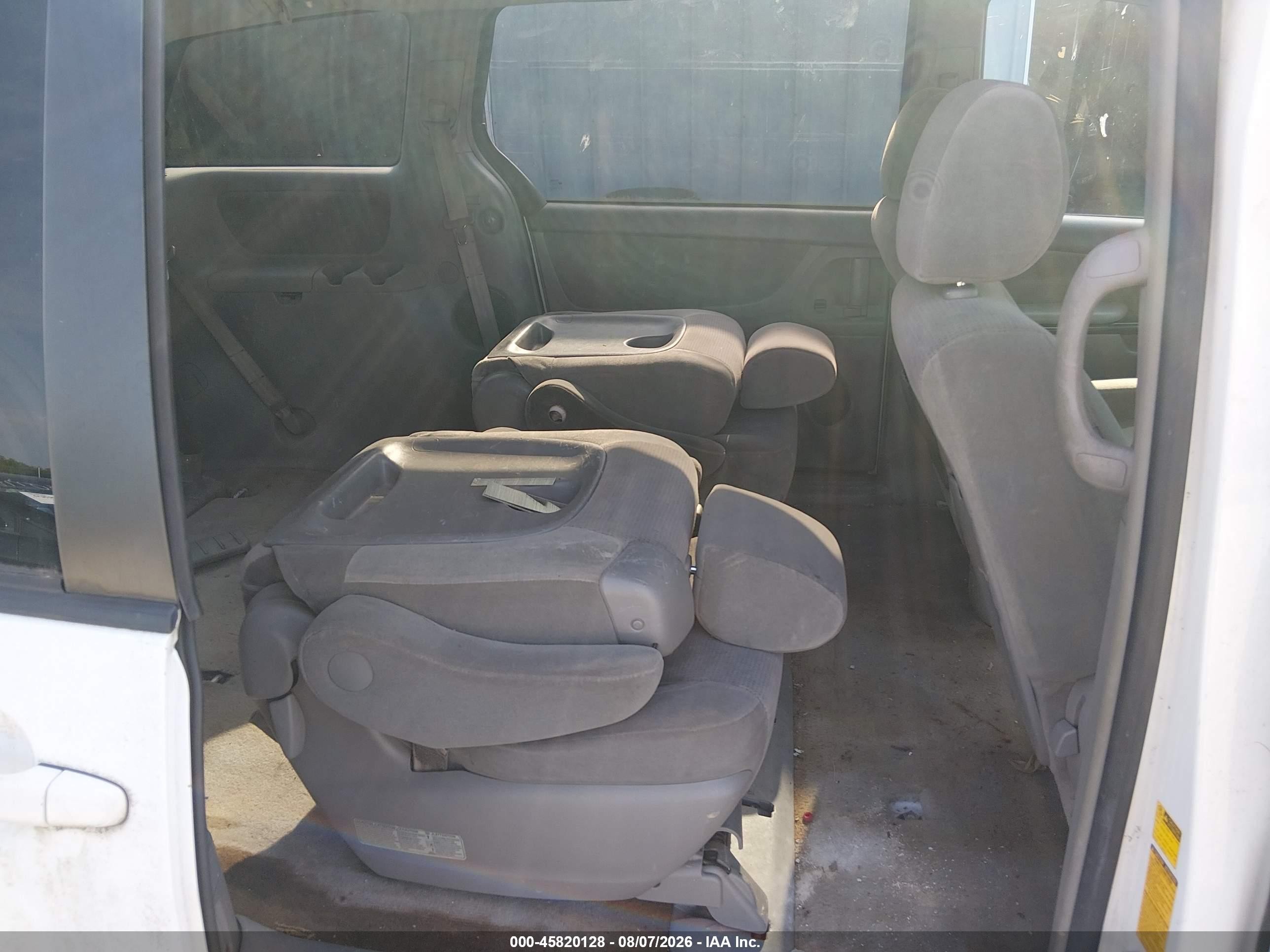 2005 Toyota Sienna Le White vin: 5TDZA23C45S223801