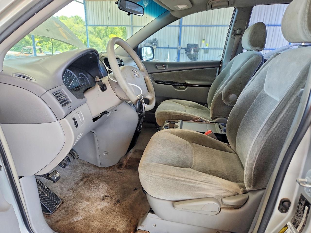 2005 Toyota Sienna Ce 8 Passenger Silver vin: 5TDZA23C45S226486
