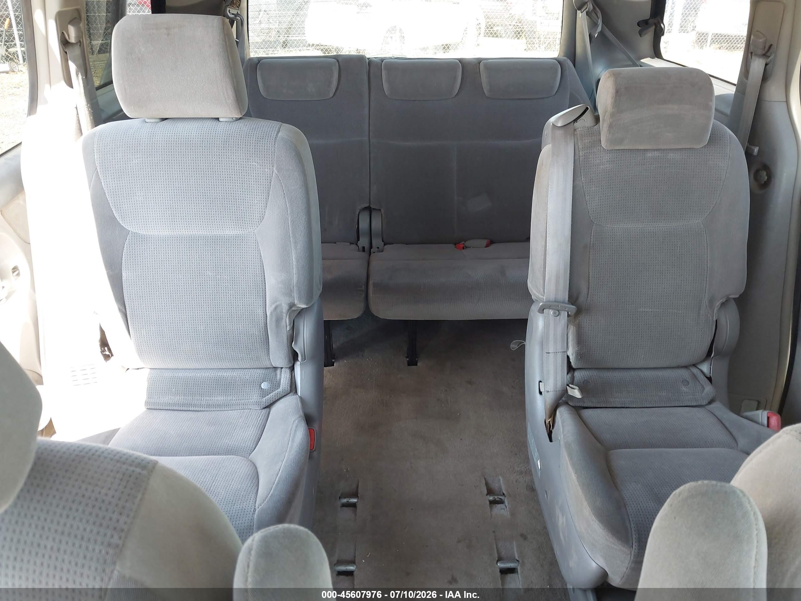 2005 Toyota Sienna Le Бежевый vin: 5TDZA23C45S237794