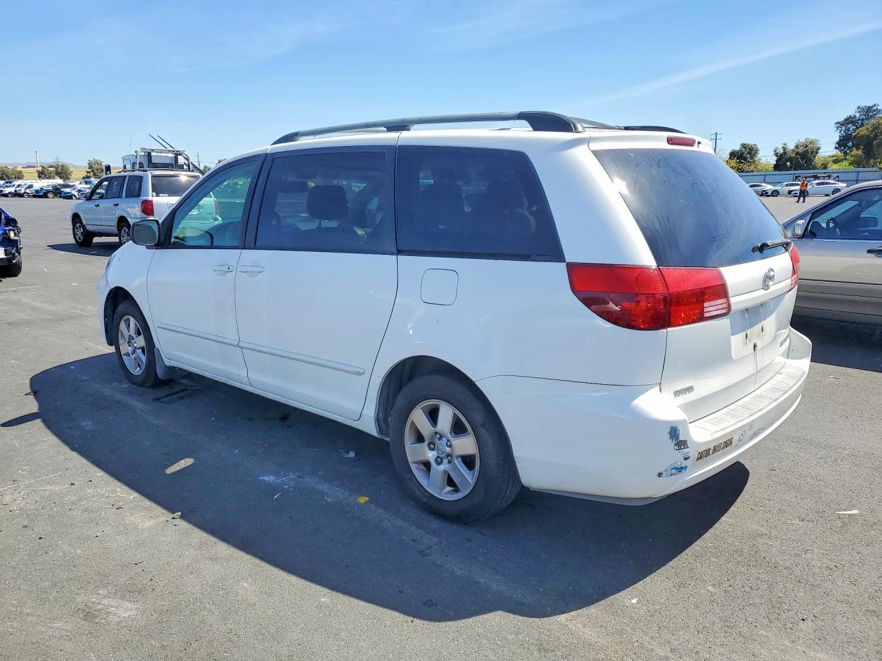2005 Toyota Sienna Le 8 Passenger White vin: 5TDZA23C45S254028