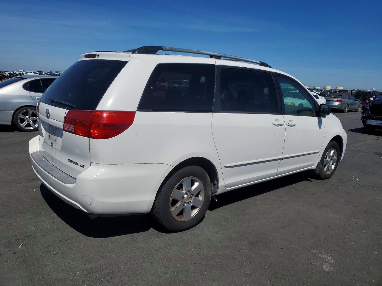 2005 Toyota Sienna Le 8 Passenger White vin: 5TDZA23C45S254028