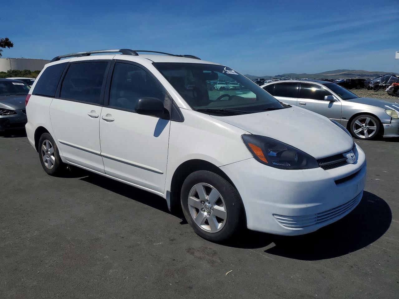 2005 Toyota Sienna Le 8 Passenger White vin: 5TDZA23C45S254028