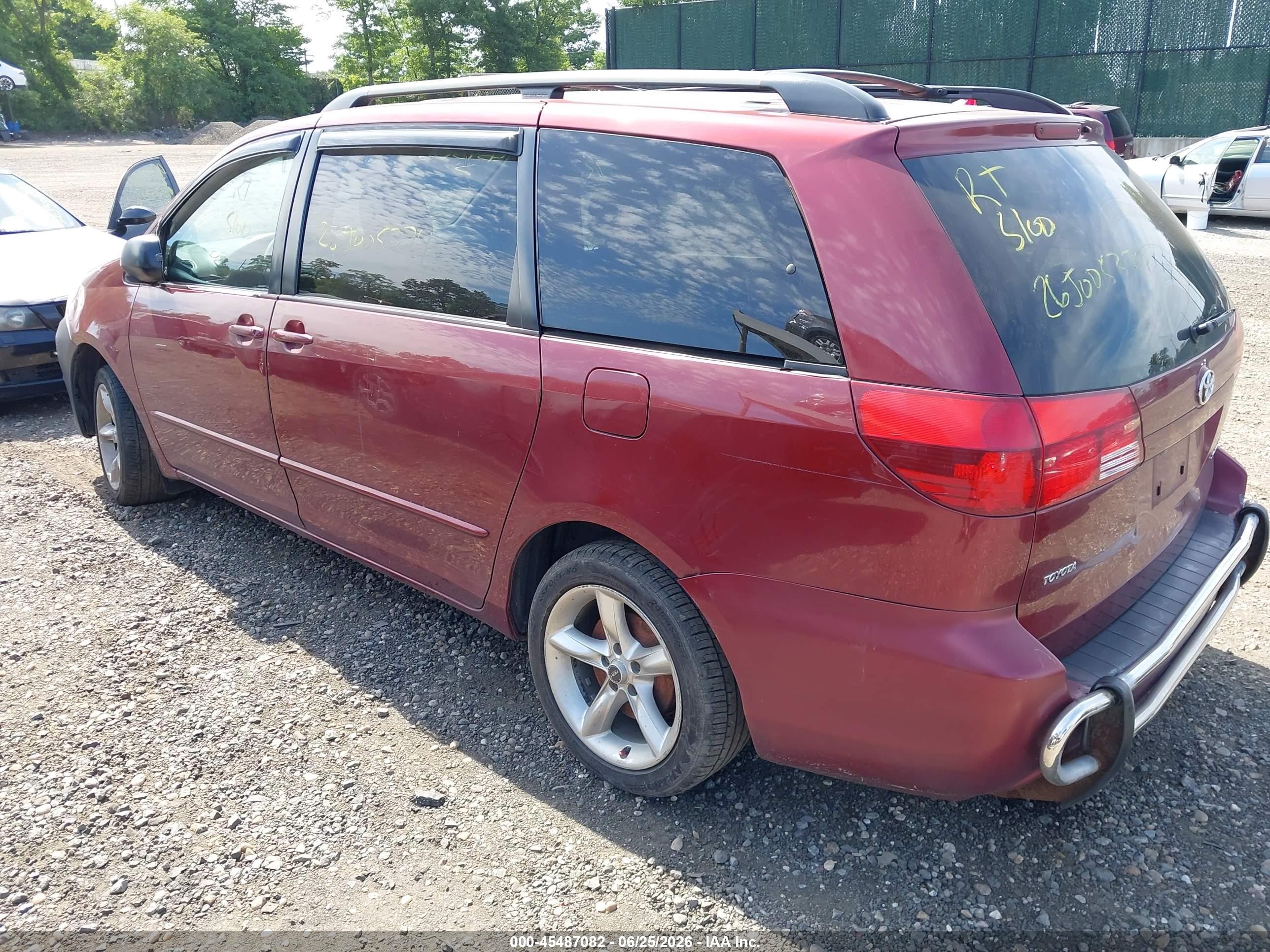 2005 Toyota Sienna Le Red vin: 5TDZA23C45S289037
