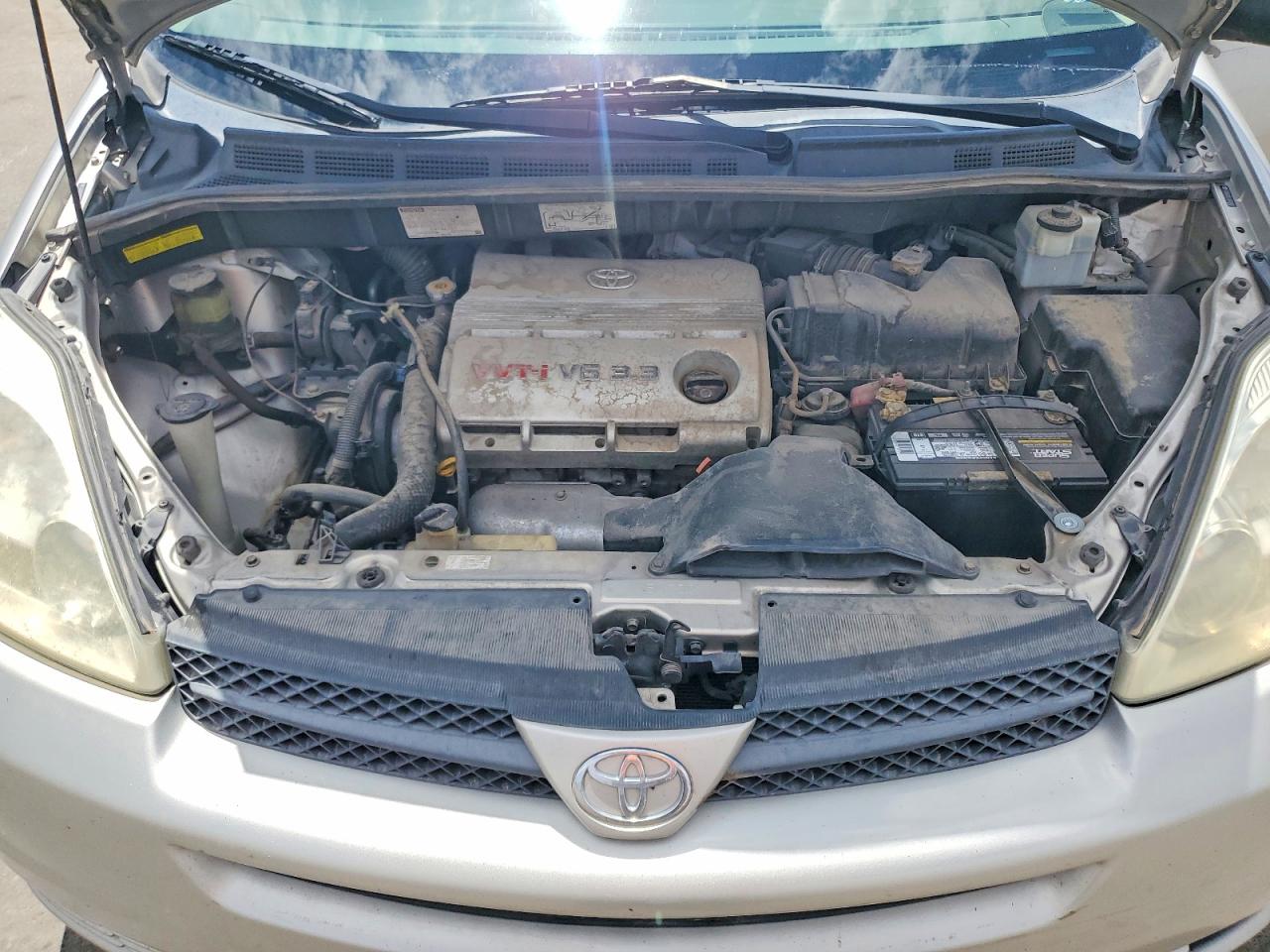 2005 Toyota Sienna Ce 8 Passenger Silver vin: 5TDZA23C45S322831