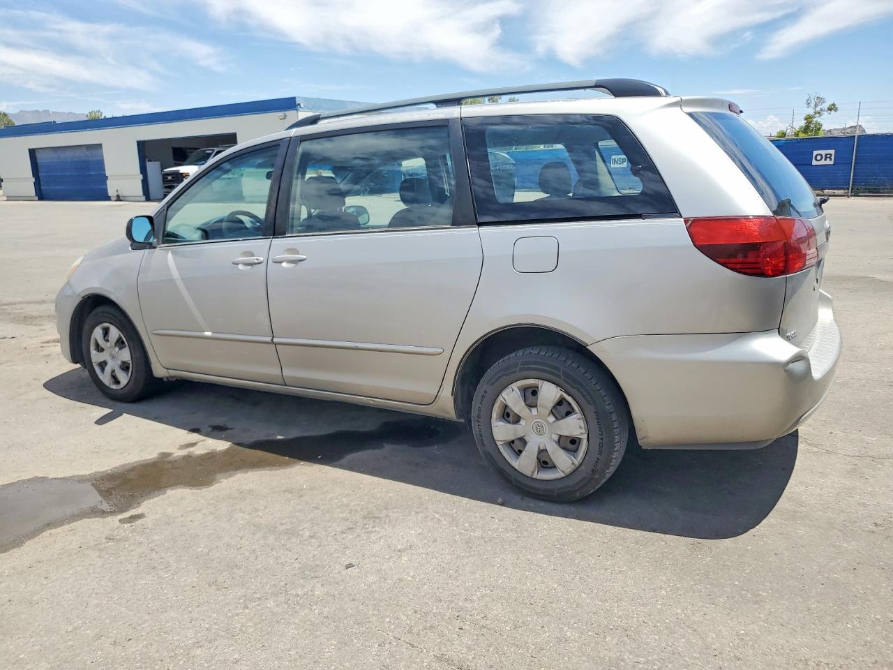 2005 Toyota Sienna Ce 8 Passenger Silver vin: 5TDZA23C45S322831