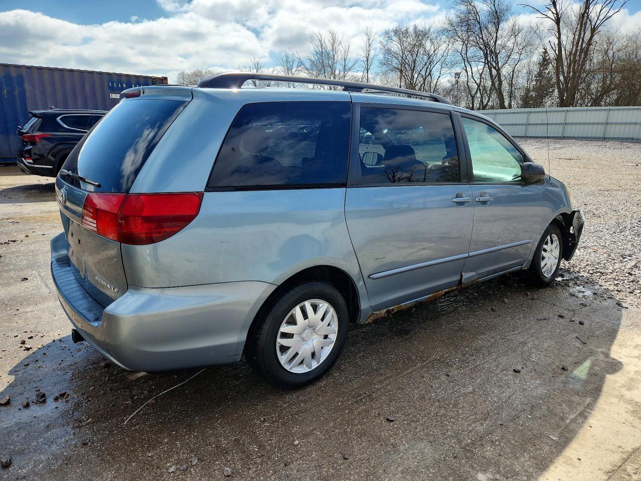 2005 Toyota Sienna Le 7 Passenger Blue vin: 5TDZA23C45S334655