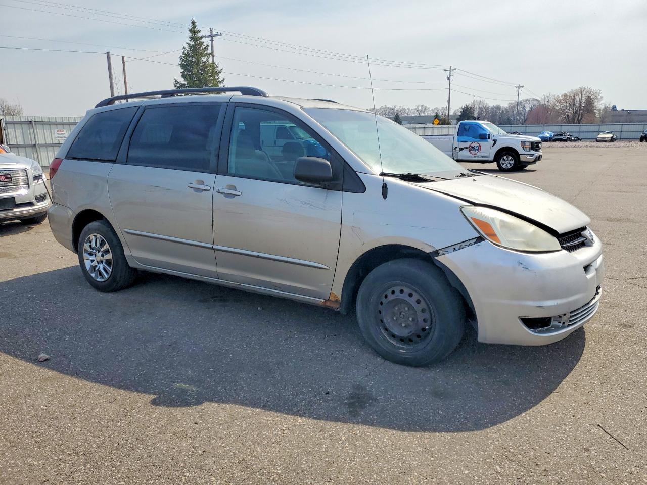 2005 Toyota Sienna Le 7 Passenger Silver vin: 5TDZA23C45S342142