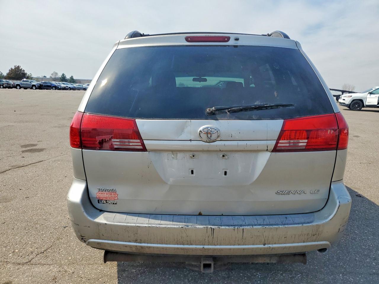 2005 Toyota Sienna Le 7 Passenger Silver vin: 5TDZA23C45S342142