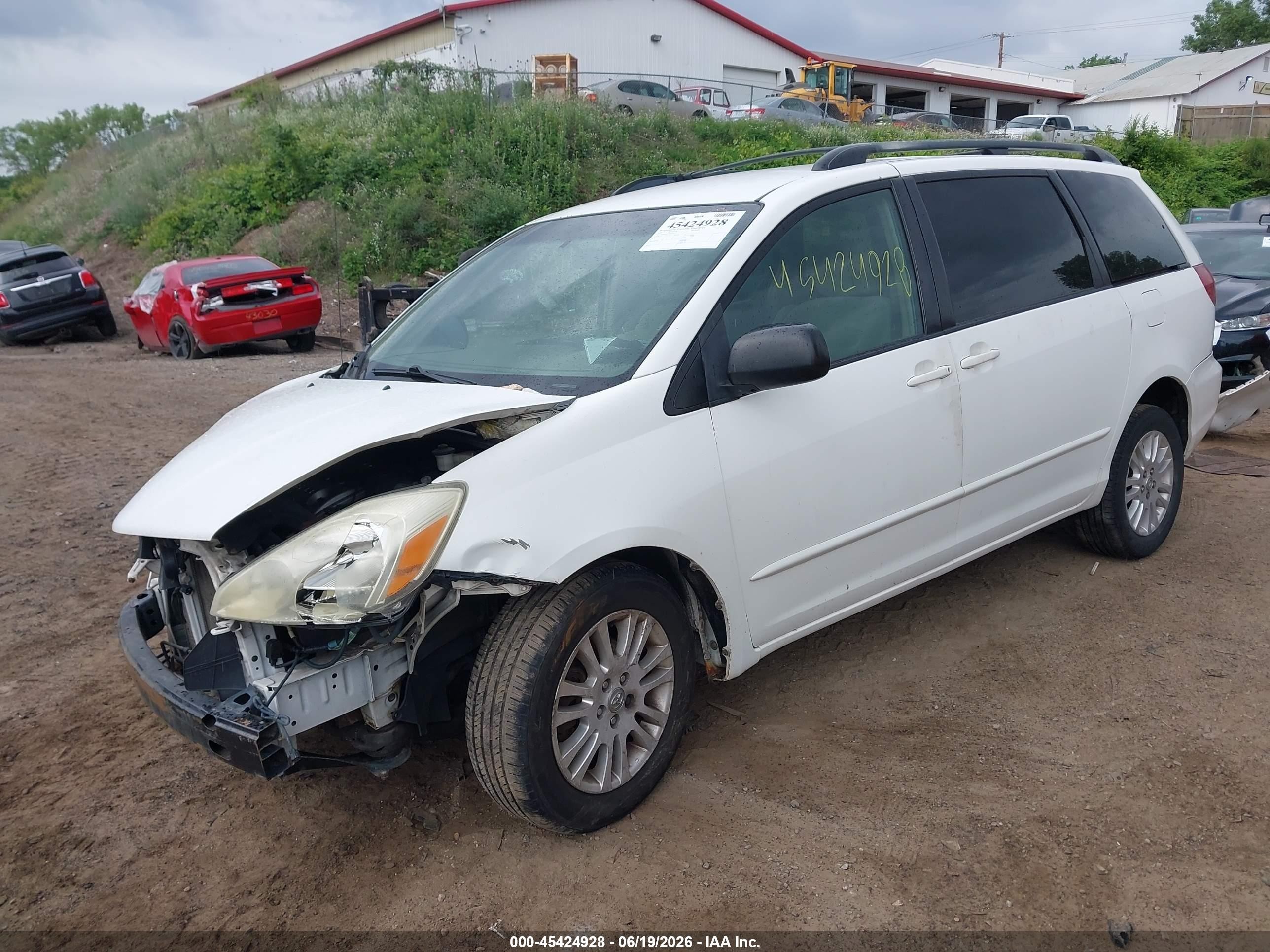 2005 Toyota Sienna Le White vin: 5TDZA23C45S365811