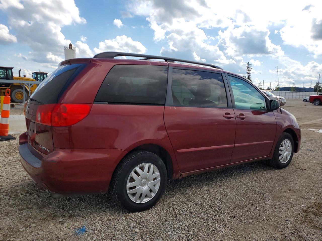2006 Toyota Sienna Le 7 Passenger Red vin: 5TDZA23C46S391097